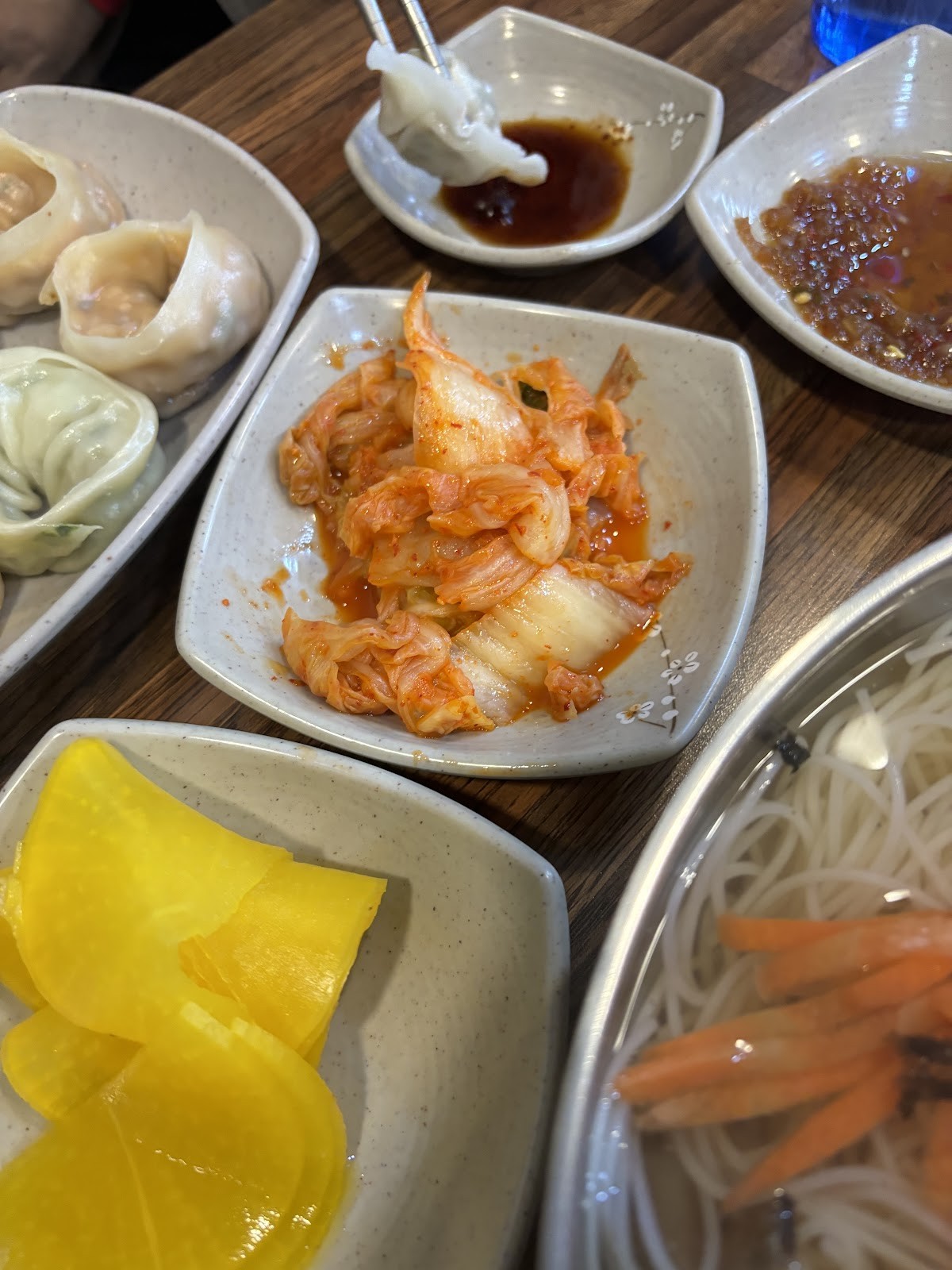 Daom Noodle 다옴국수: food & drinks
