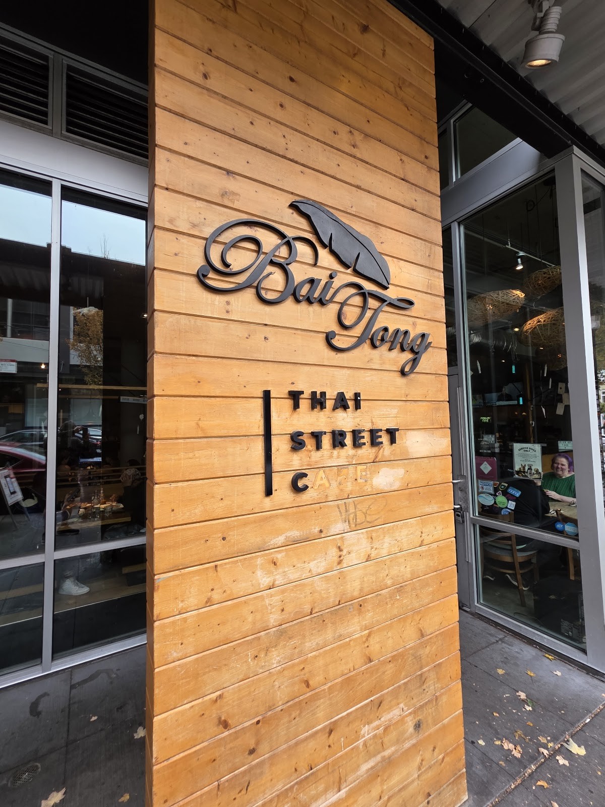Bai Tong Thai Street Cafe: the place