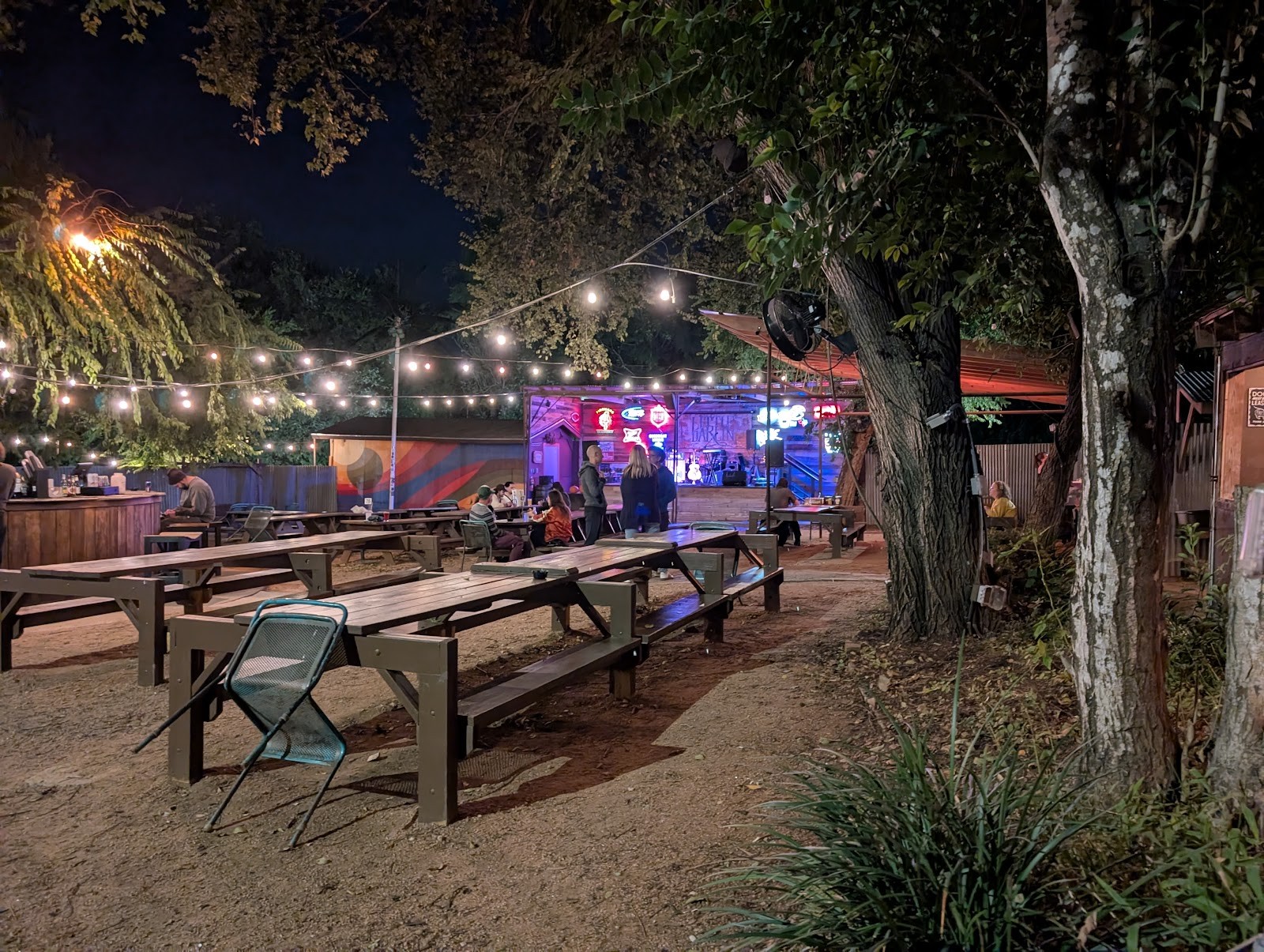 The Little Darlin': the place