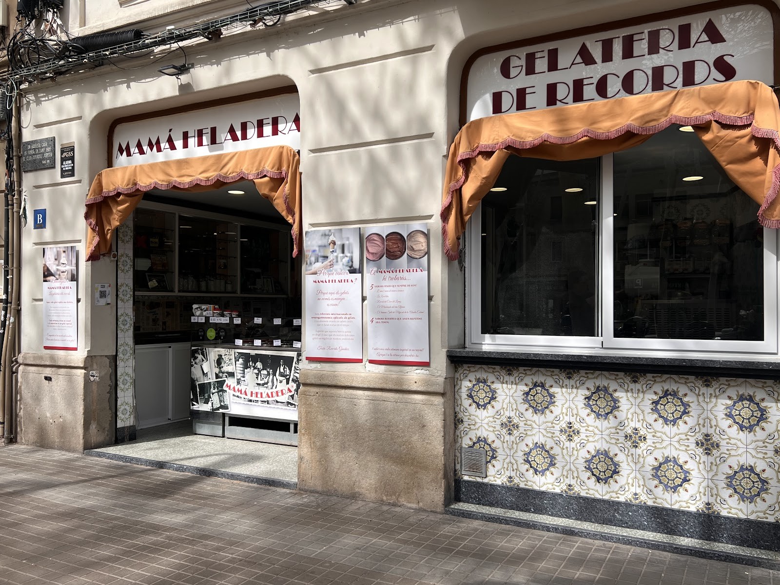 MAMÁ HELADERA: the place