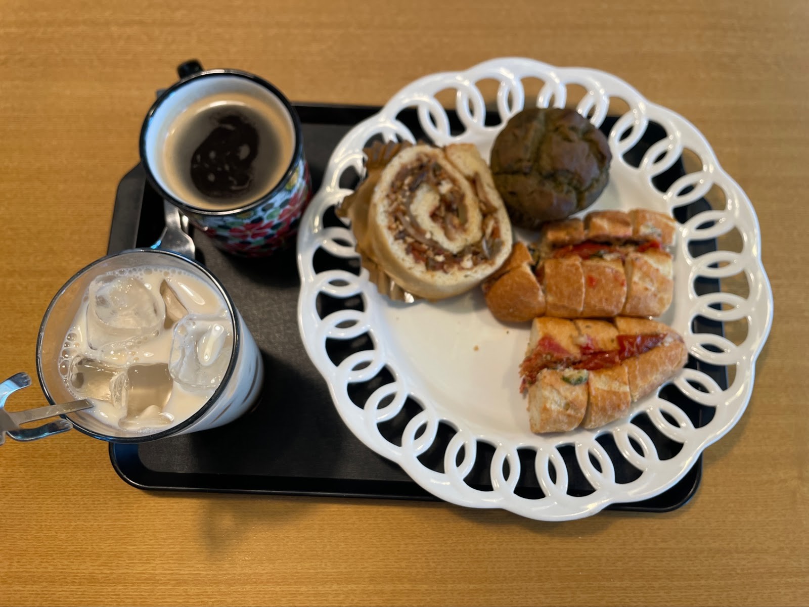Ooh Breado: food & drinks