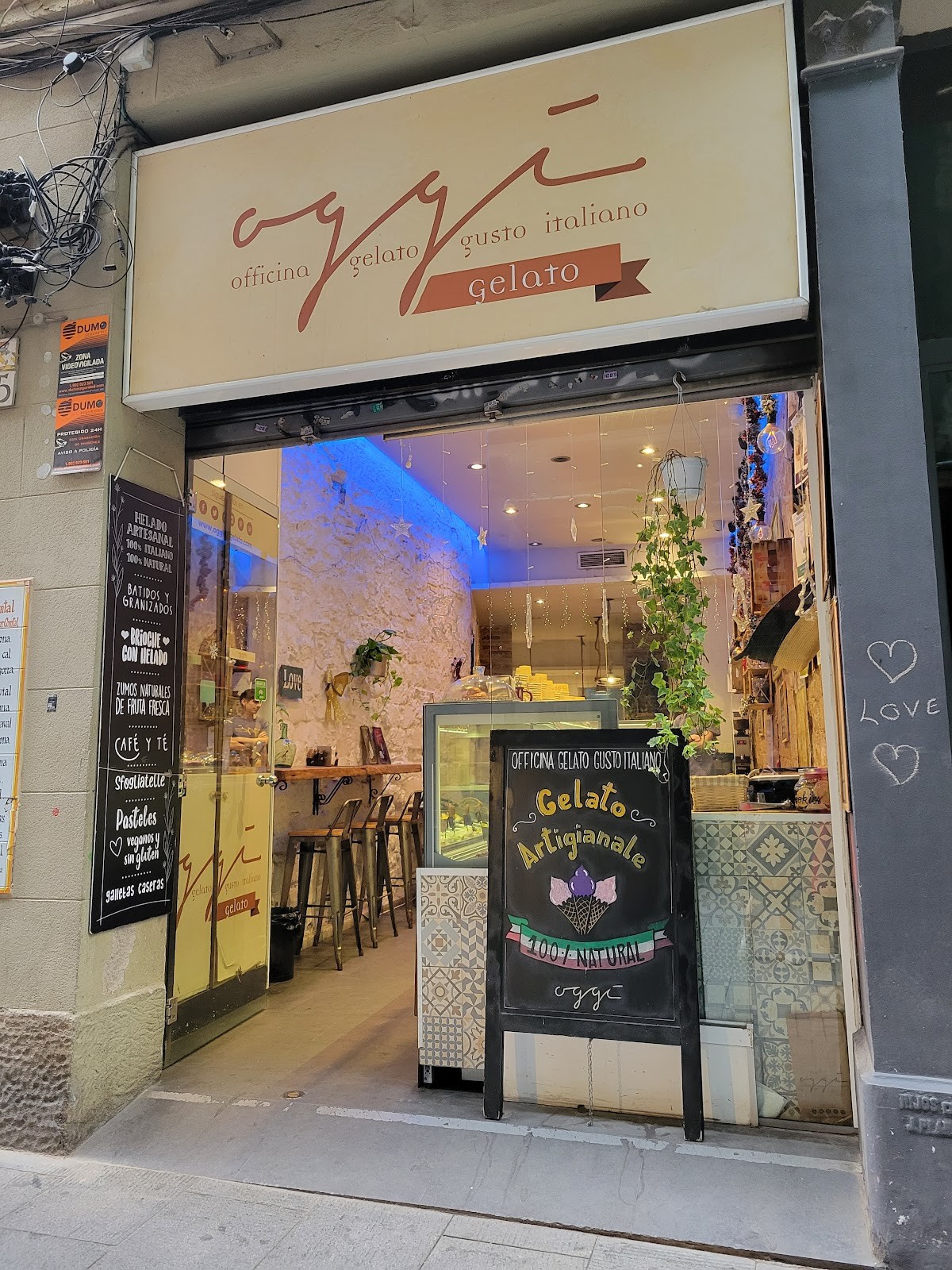 Oggi: the place