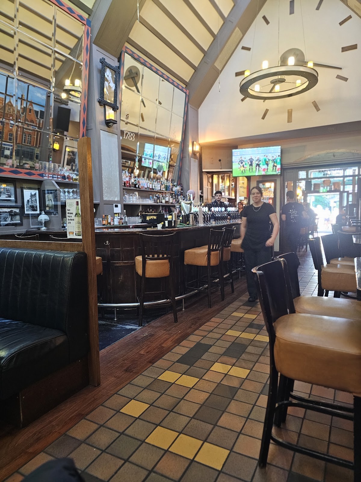 The Waterloo House: the place