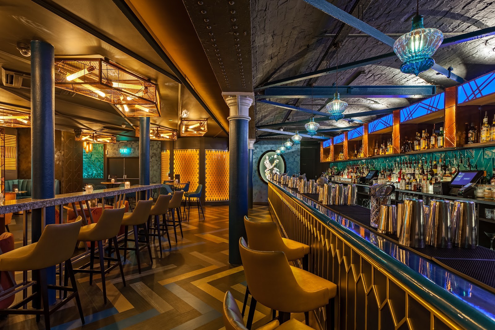 Dirty Martini - Cocktail Bar in Manchester: the place