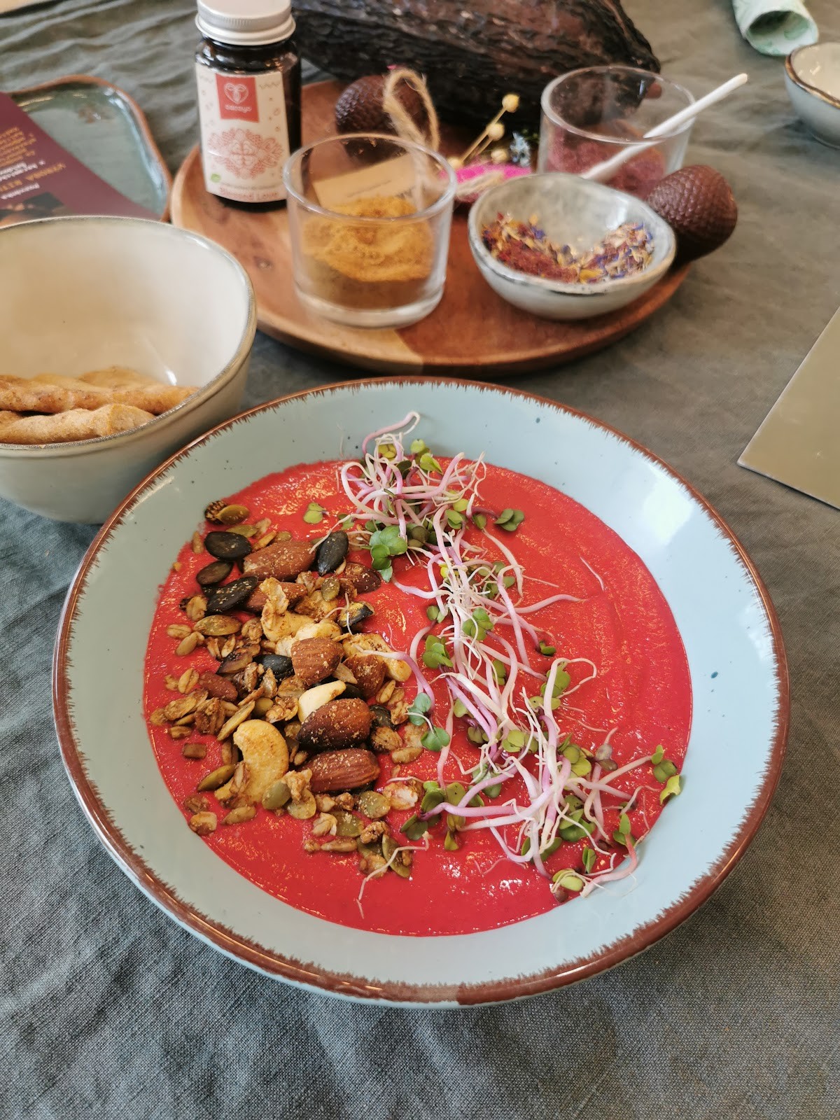 VIBE Superfood Bistro: food & drinks