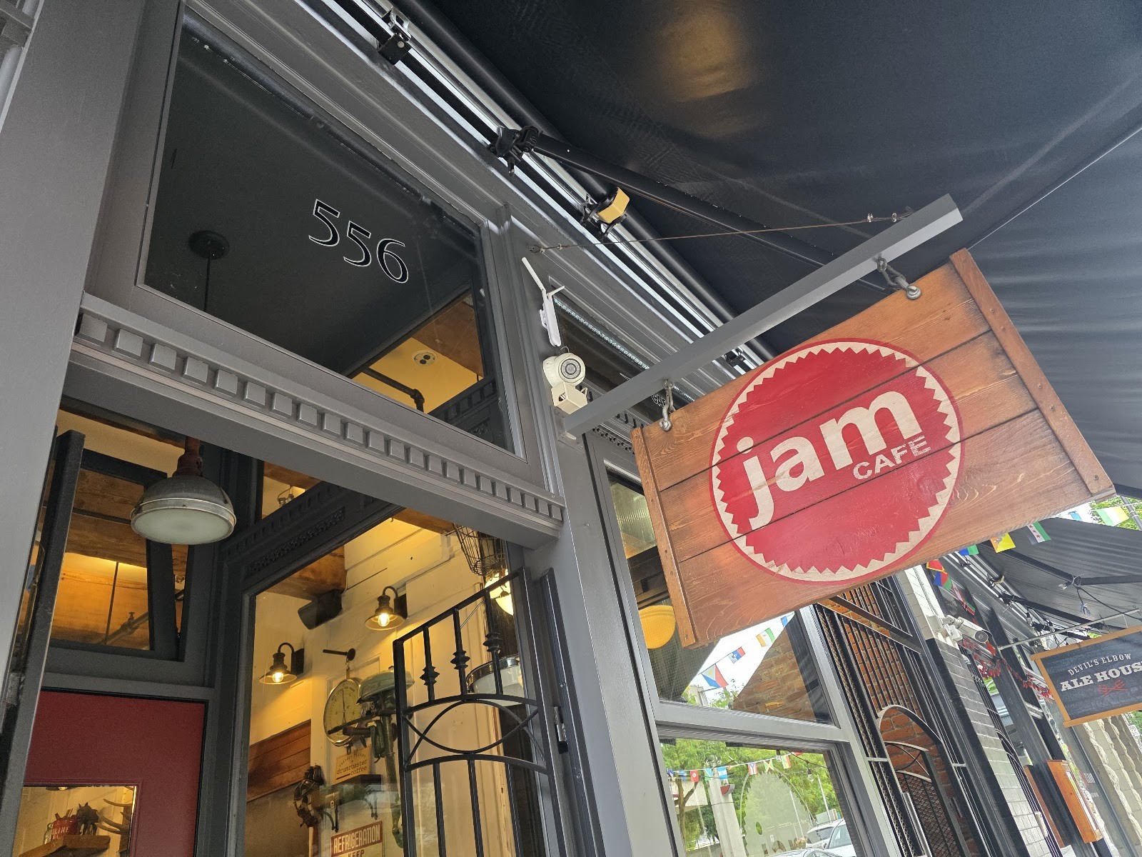 Jam Cafe: the place