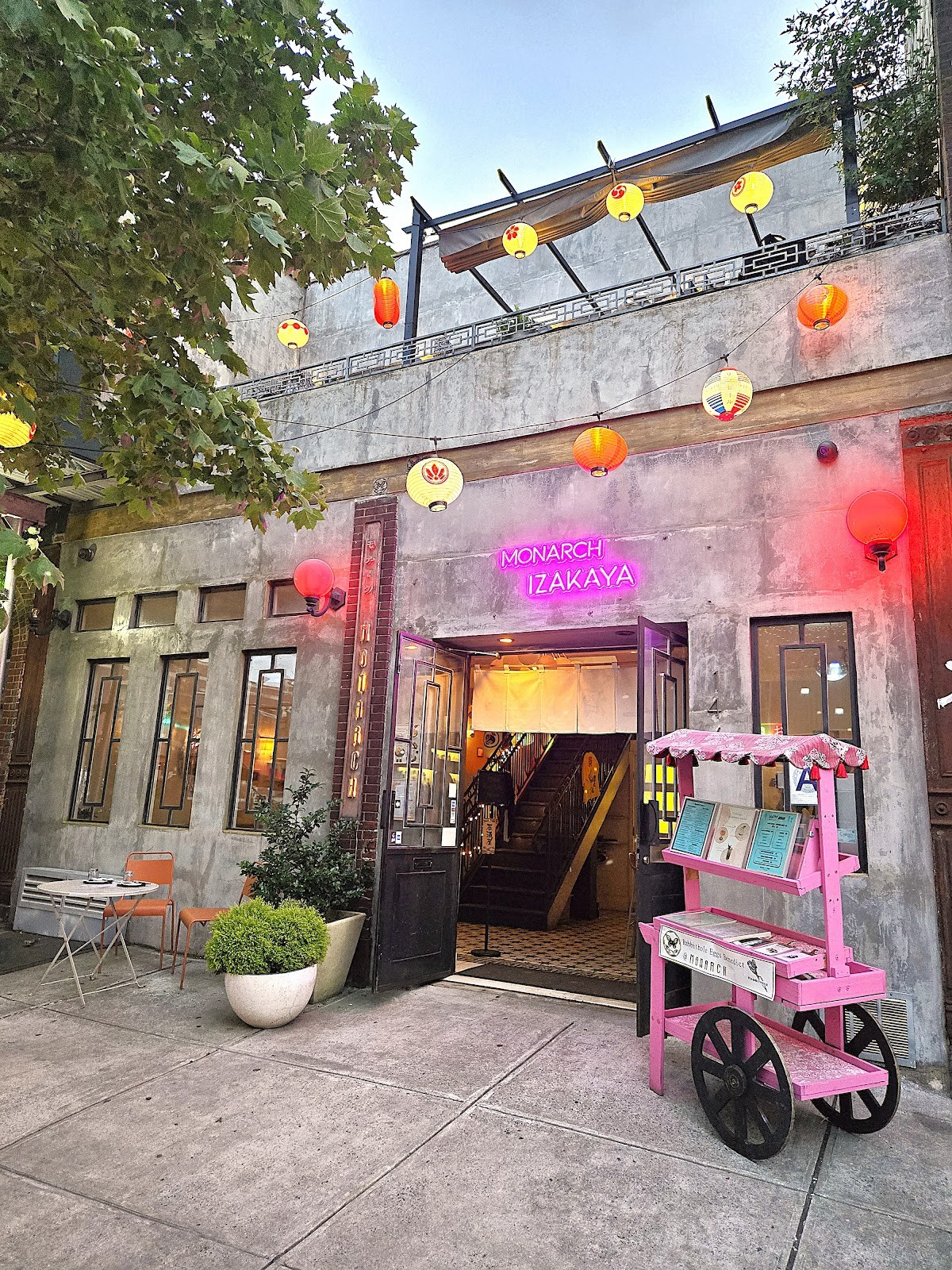 Monarch Izakaya Restaurant: the place