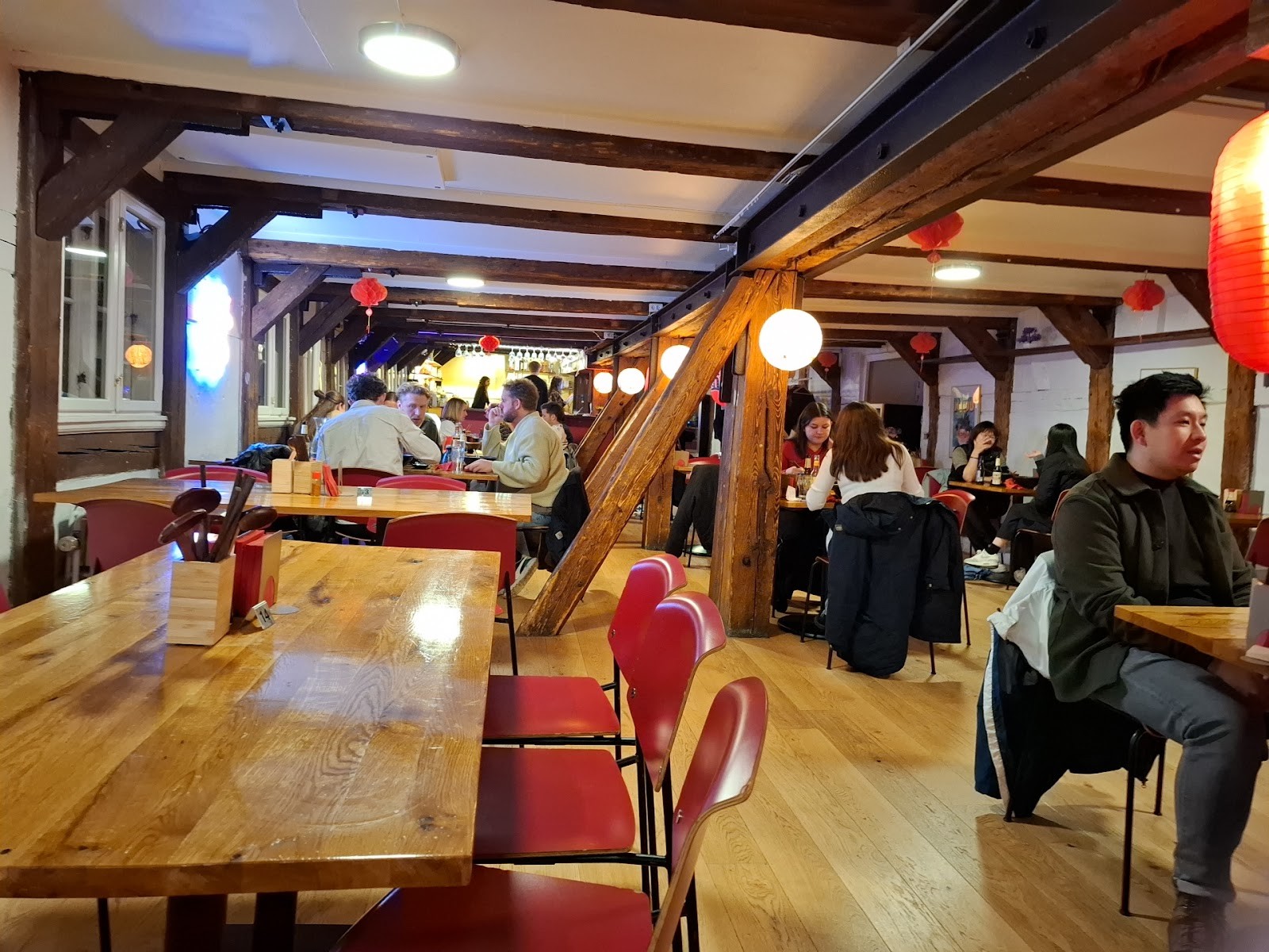 Himitsu Ramen: the place