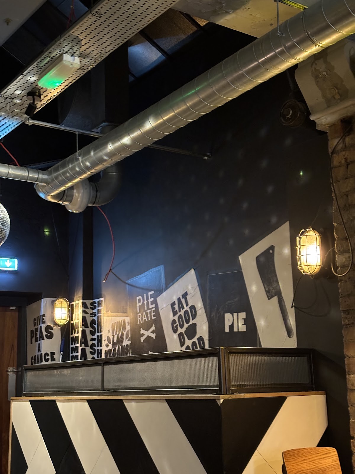 Pieminister Deansgate: the place