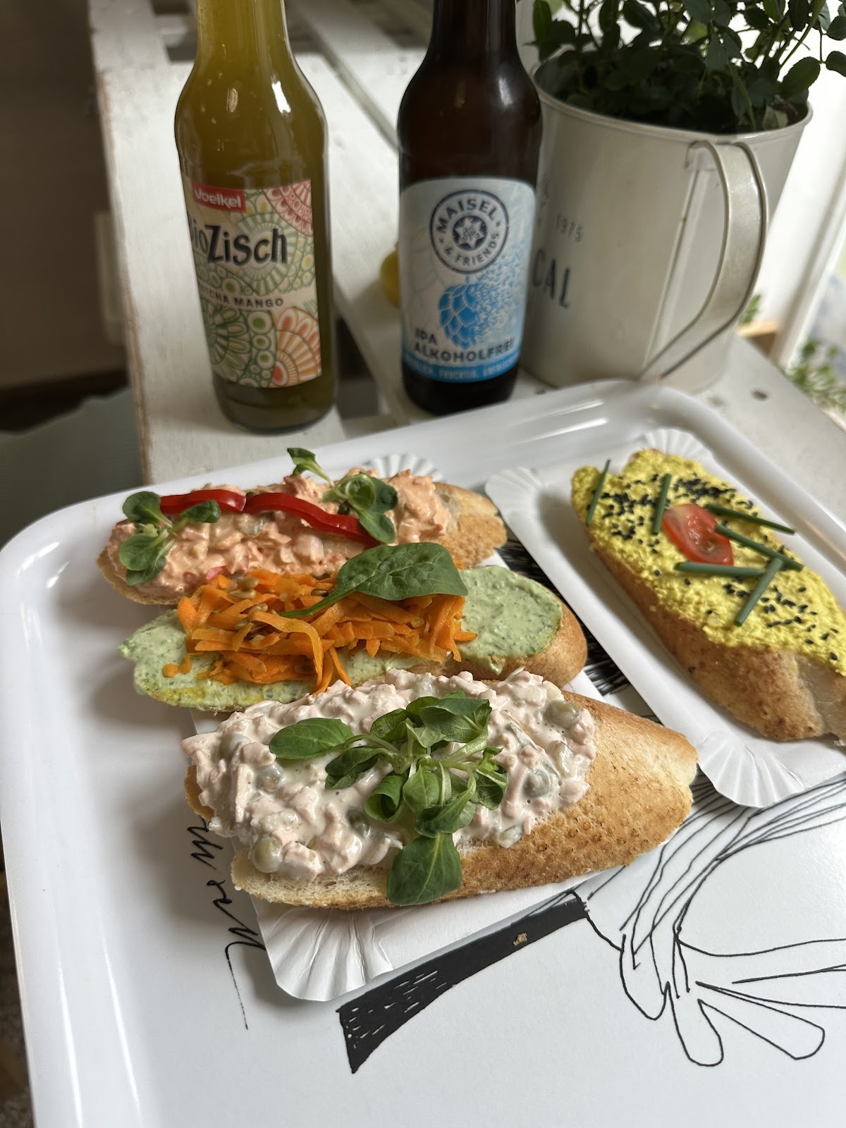 Chlebíček store: food & drinks
