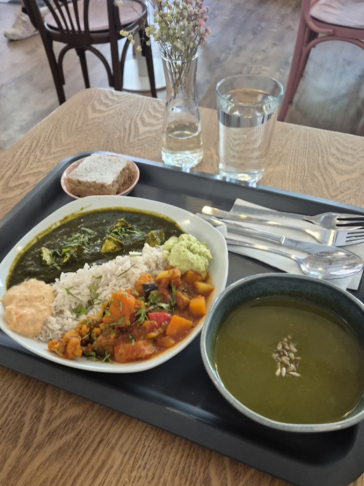 Sattva Vegan: food & drinks