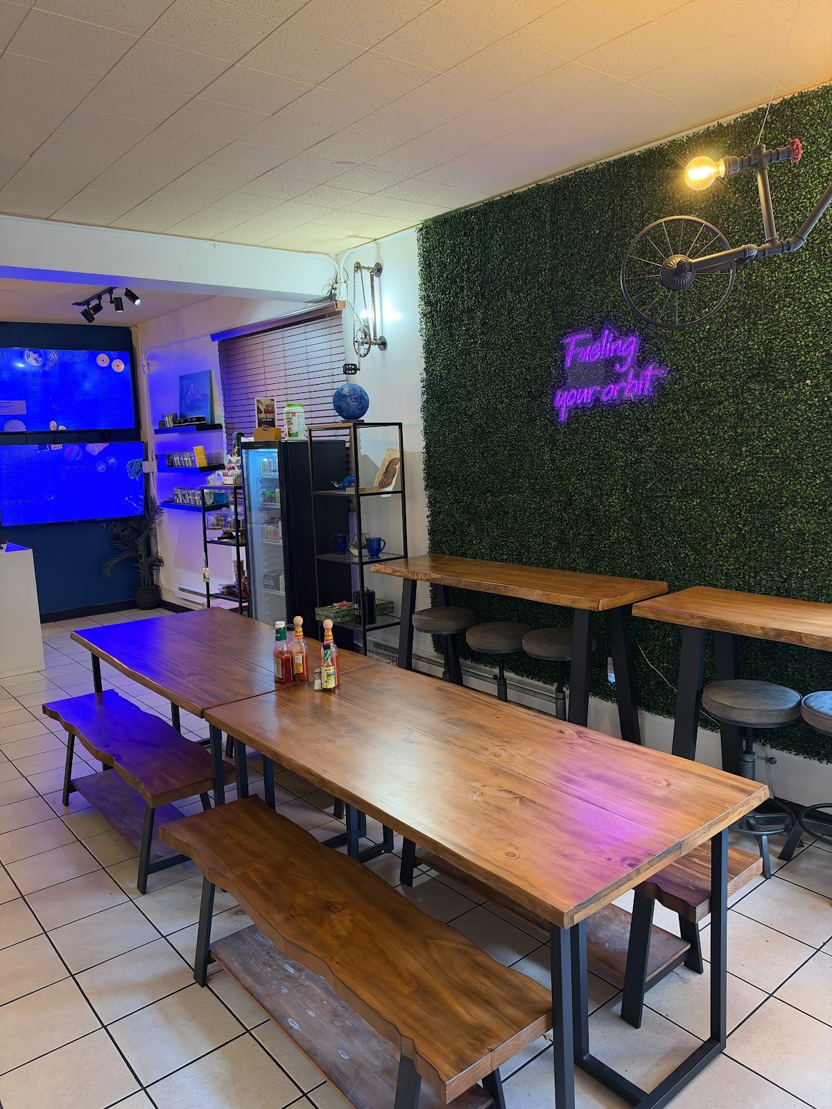 Pluto Organic Cafe - Belltown: the place
