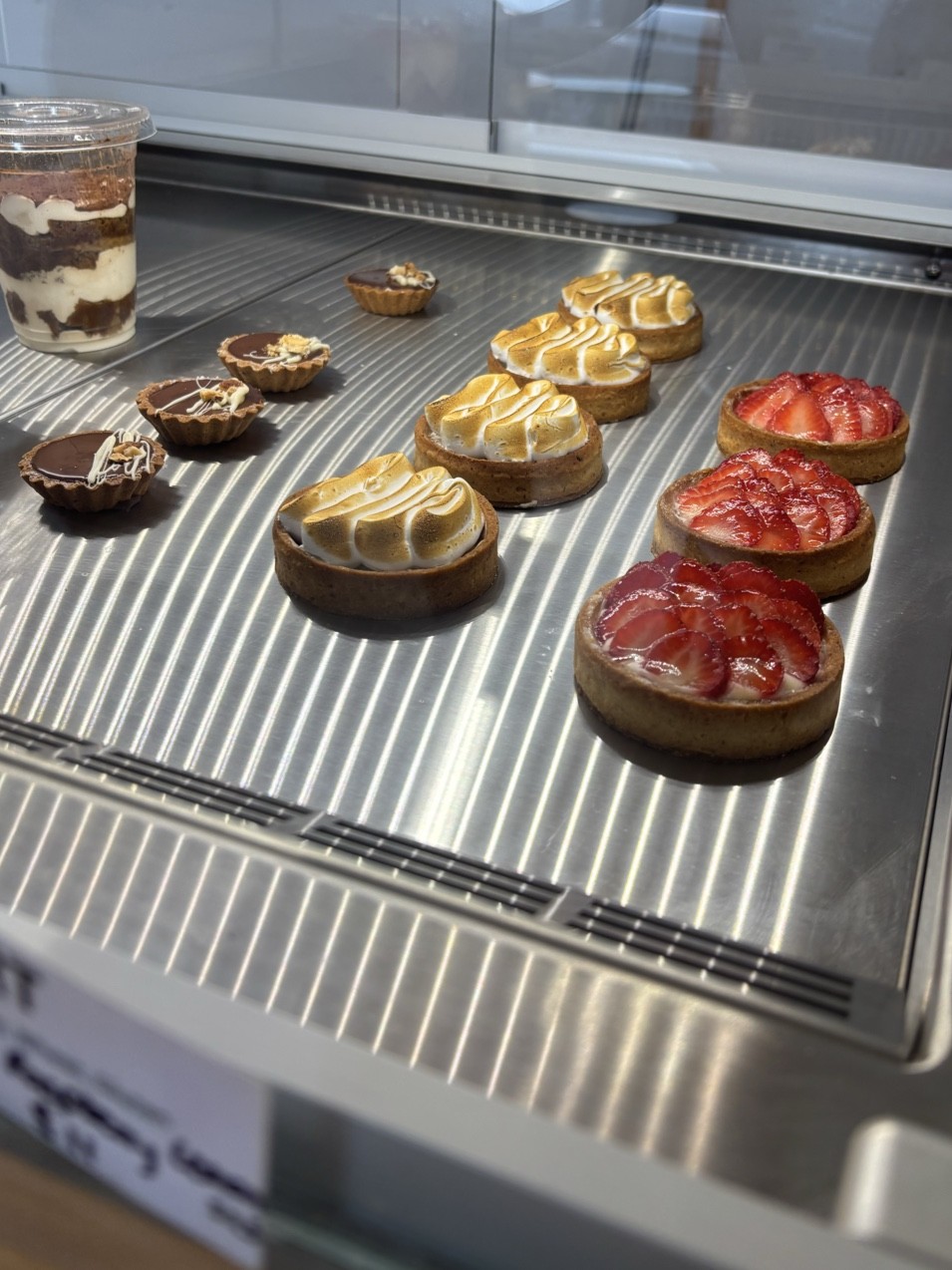 Maison des Lys Pâtisserie (Mt Eden): food & drinks
