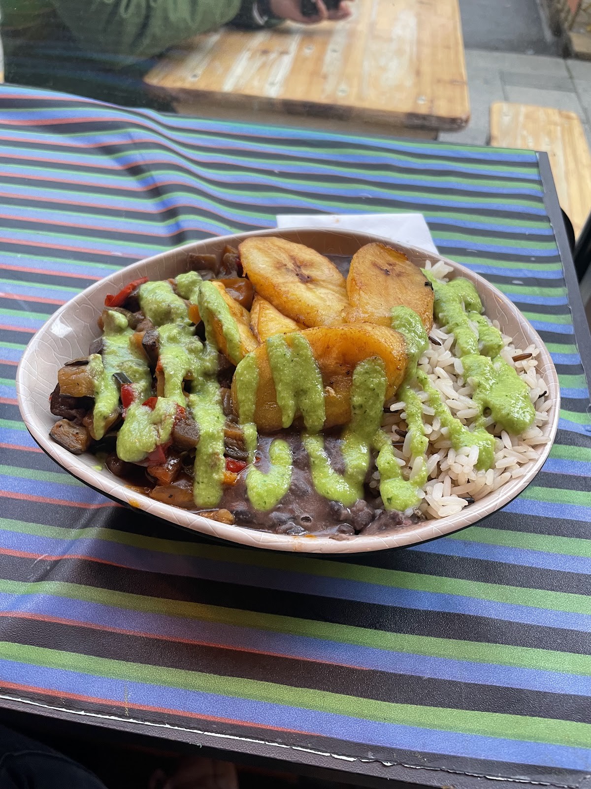 Hallo Arepa & Bowls: food & drinks