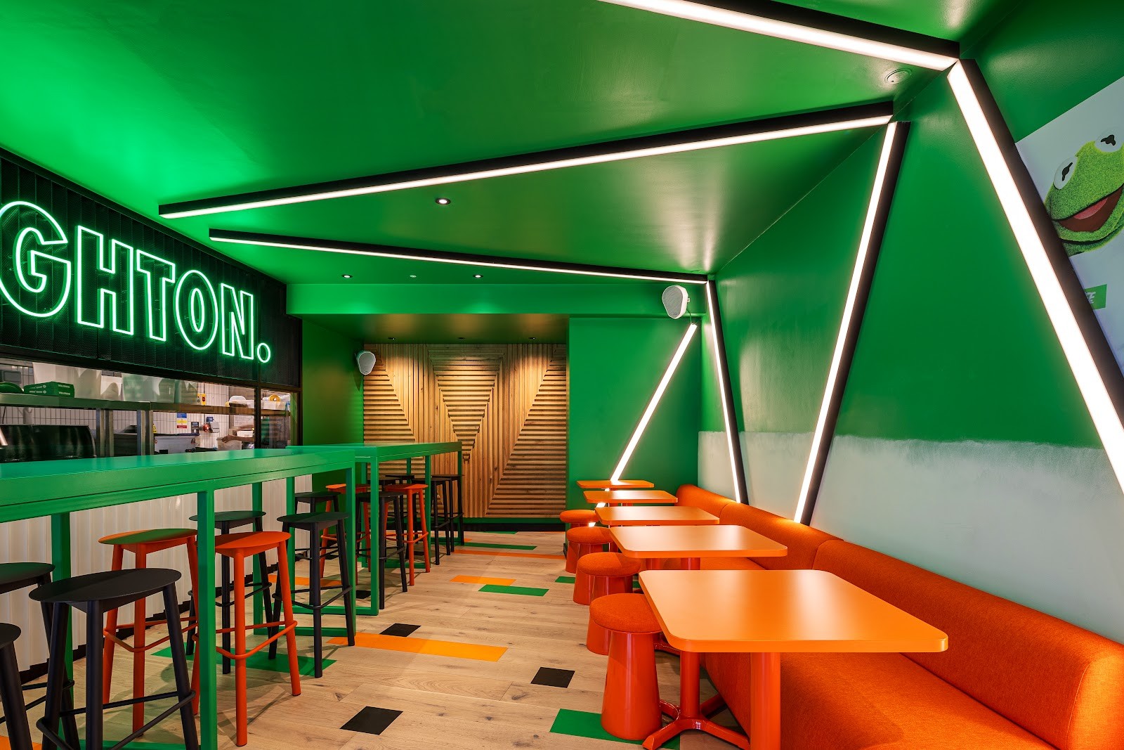 Oowee Vegan Brighton - Plant Based Burgers, Fried Chicken & Shakes.: the place