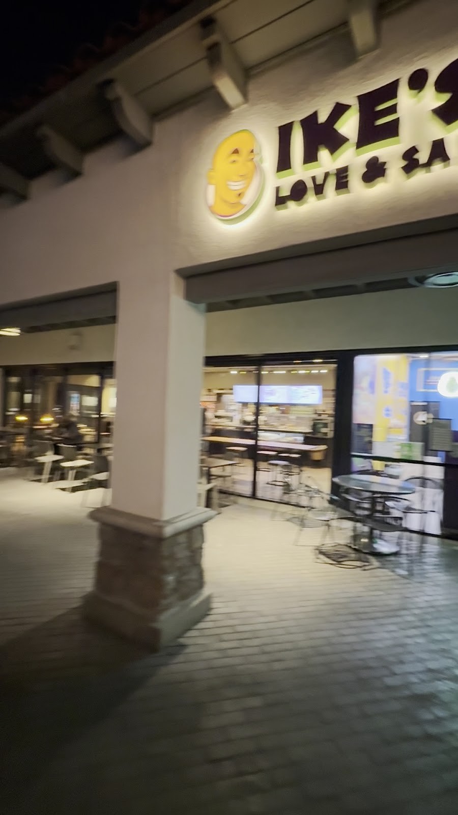 Ike's Love & Sandwiches: the place