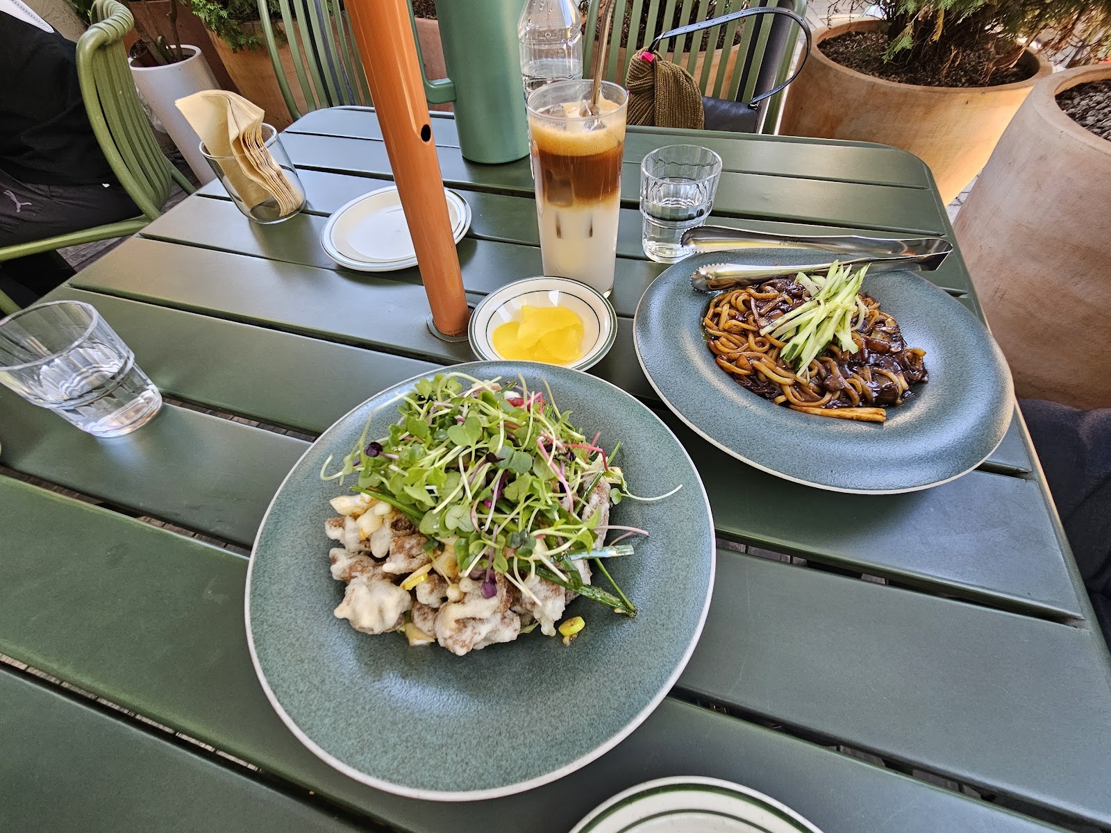 ALT.a: food & drinks