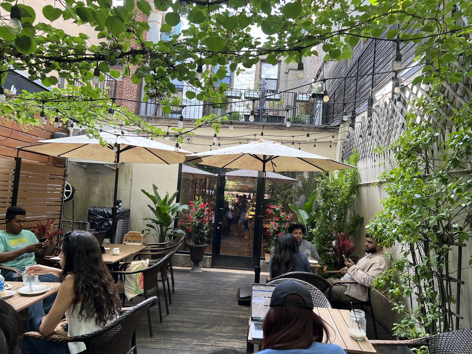 Mia's Brooklyn Bakery: the place