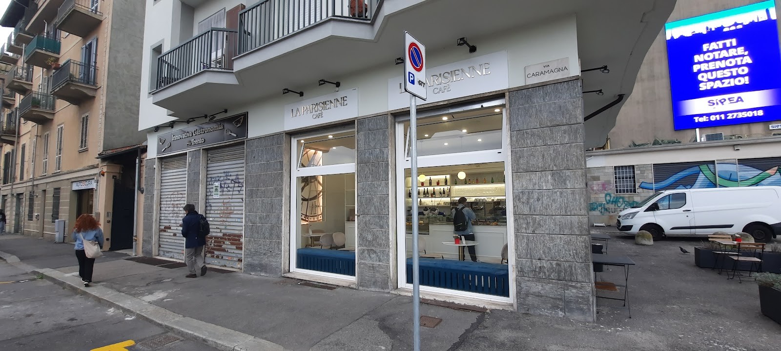 La Parisienne Cafè & Petit Cuisine: the place