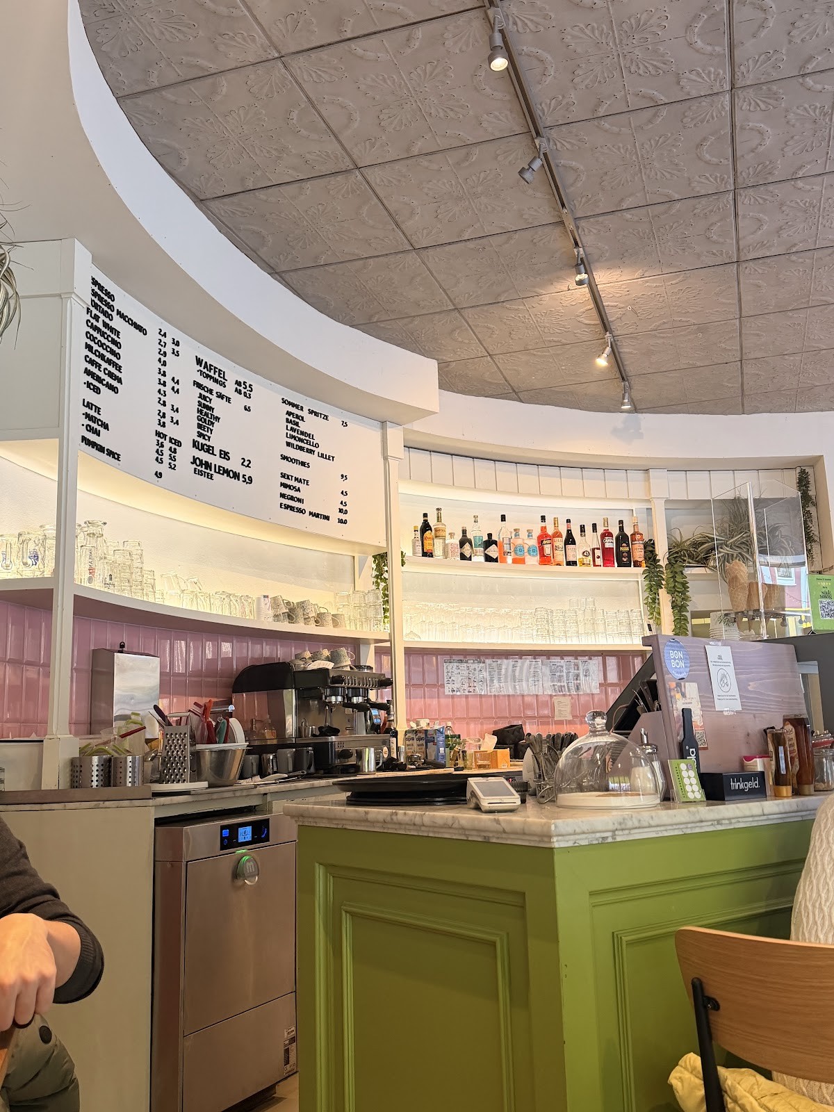 Süd & Salzig Allday Brunch Café: the place