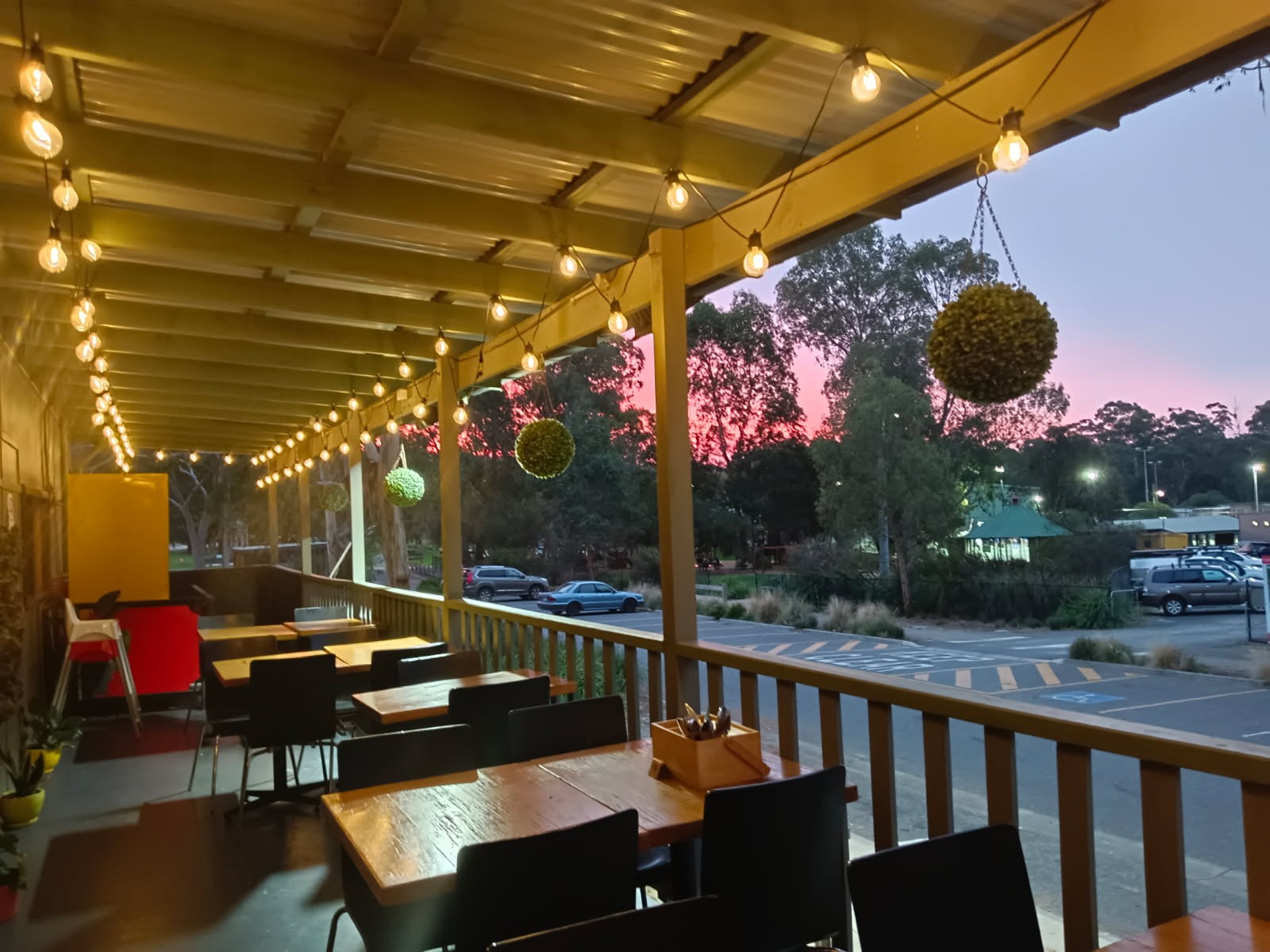 Slade Staples Restaurant: the place