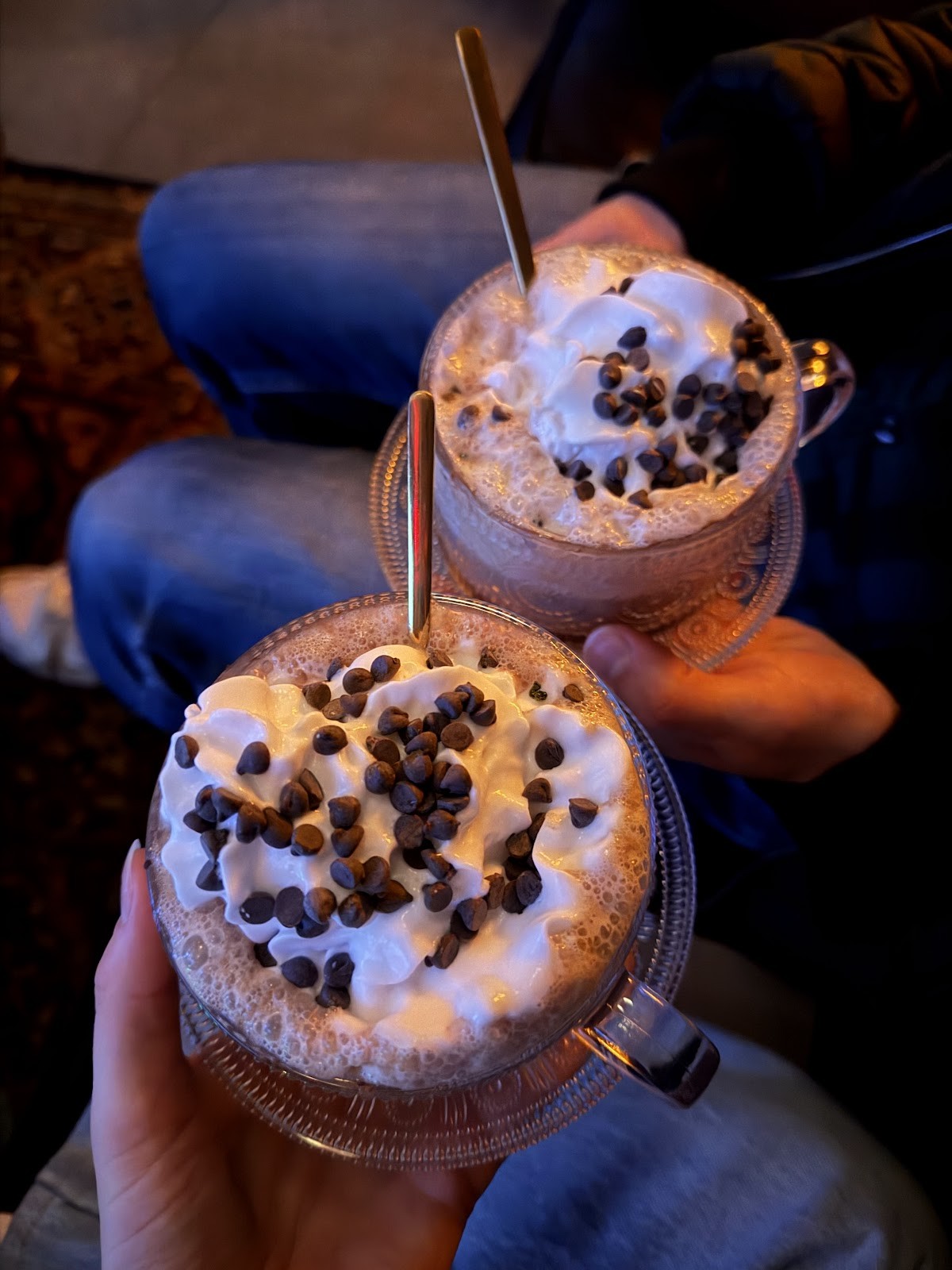Kosmic Community Anti Bar & Coffee Shop: food & drinks