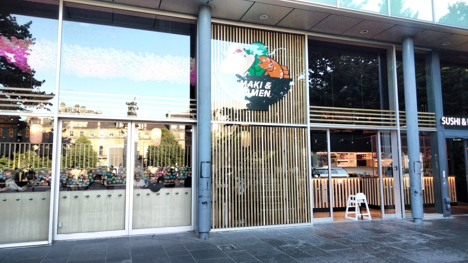 Maki & Ramen: the place