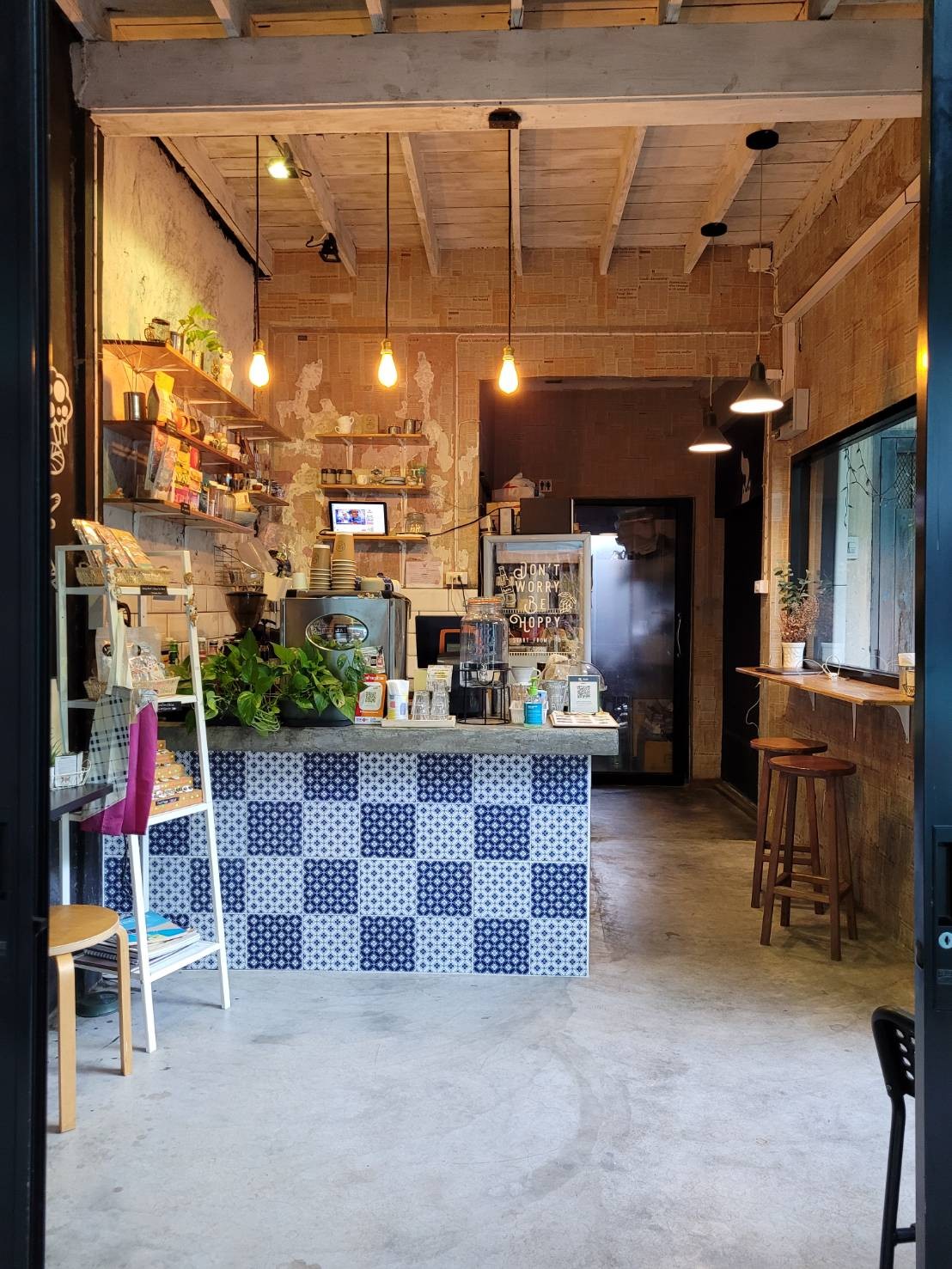 Foxhole BKK Cafe & Juice: the place