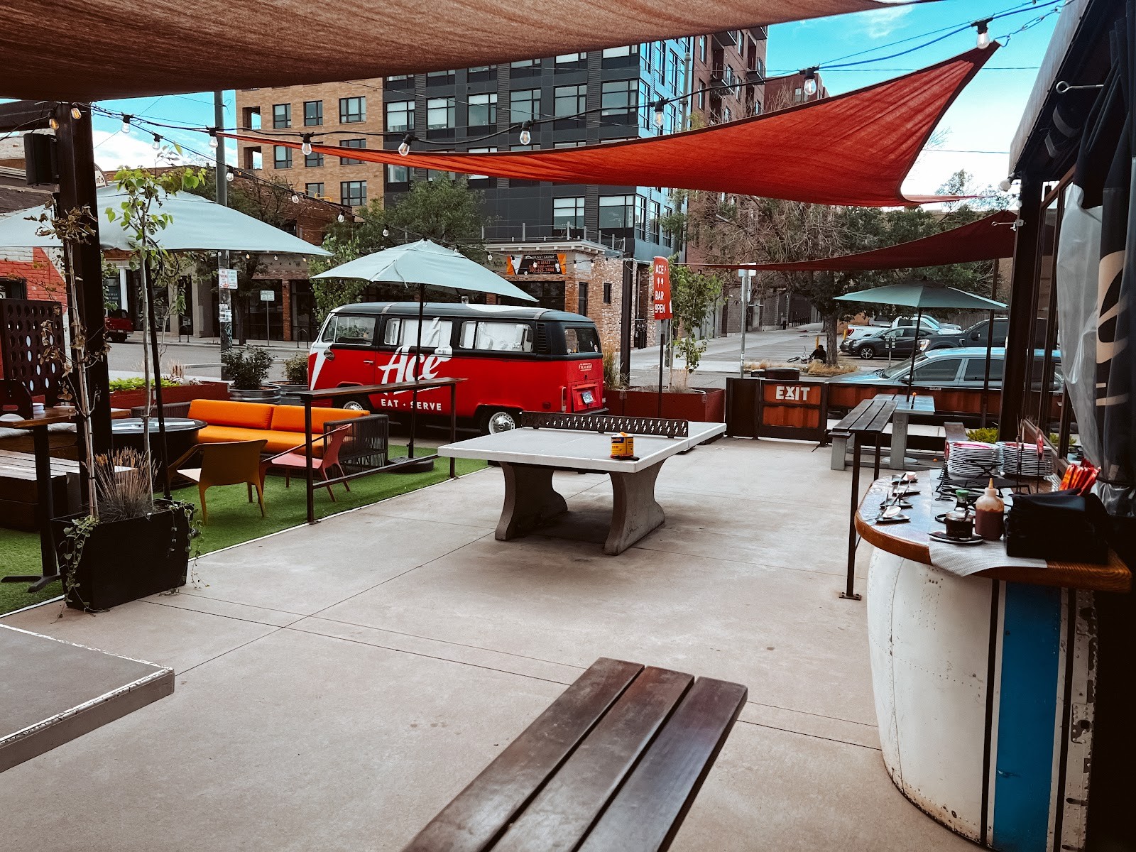 Ace Eat Serve: the place