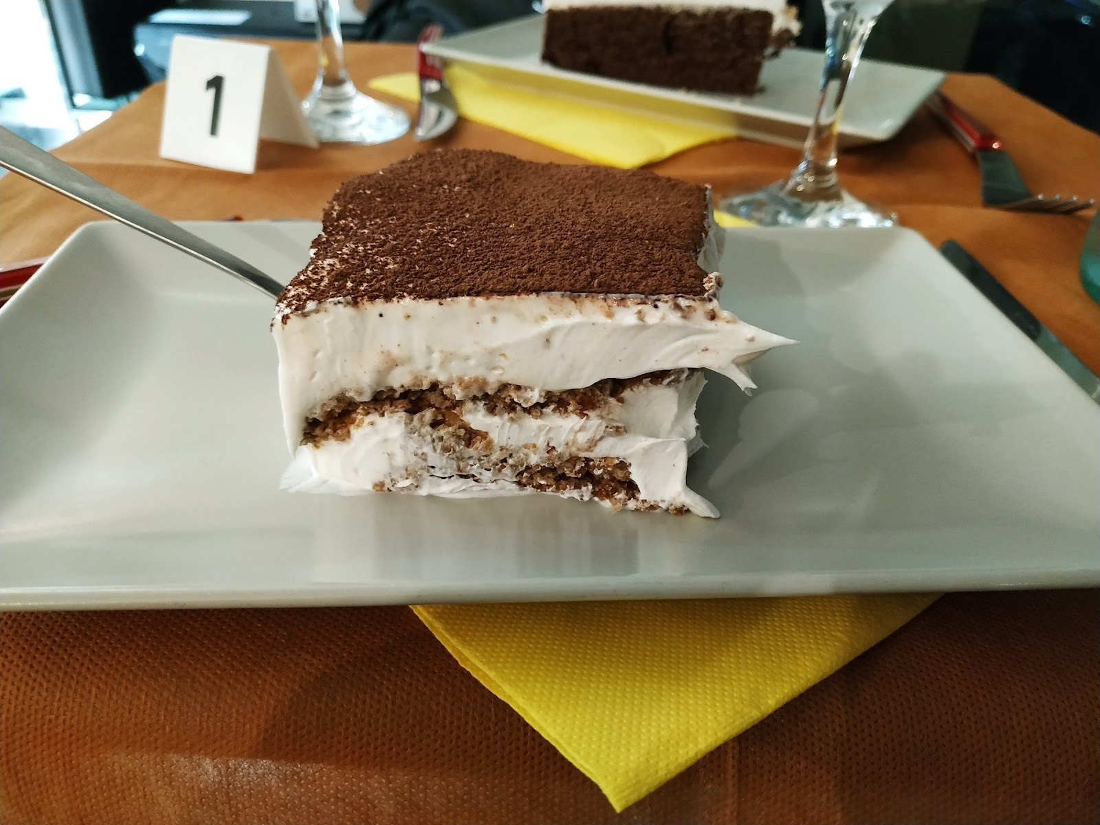 Alhambra Risto veg: food & drinks