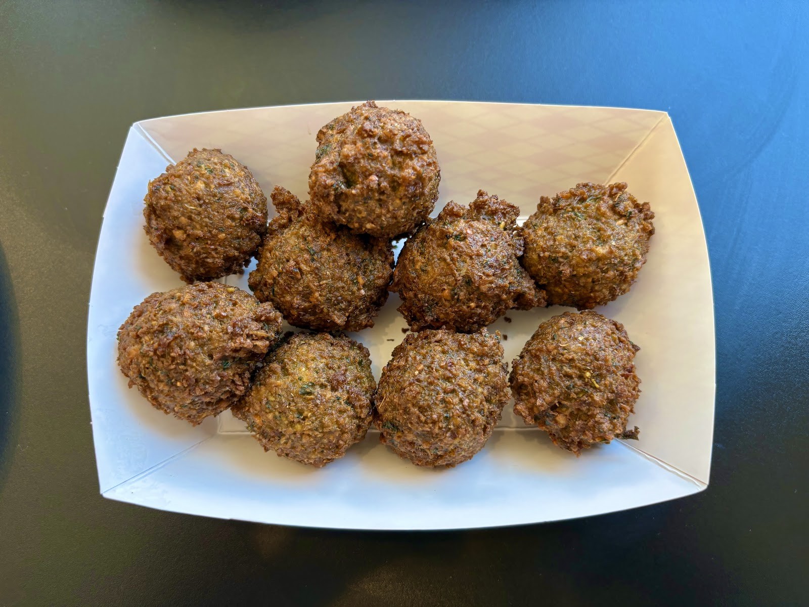 Falafel Tanami: food & drinks