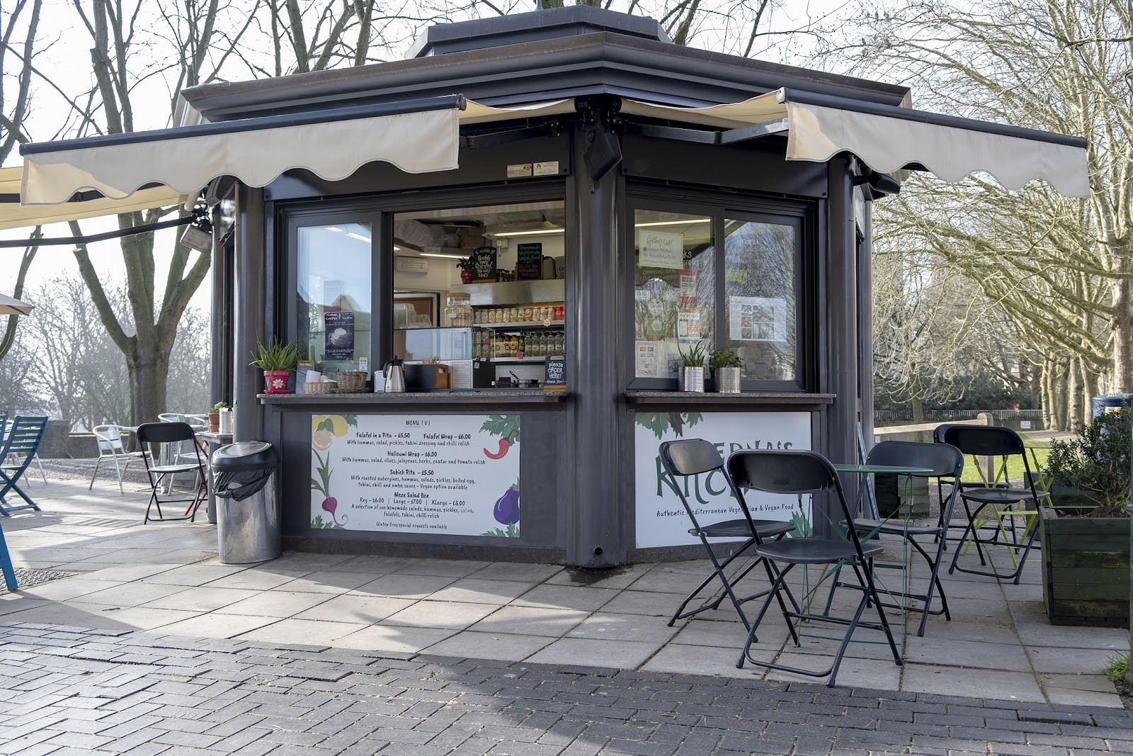 Edna's Falafel Kitchen: the place