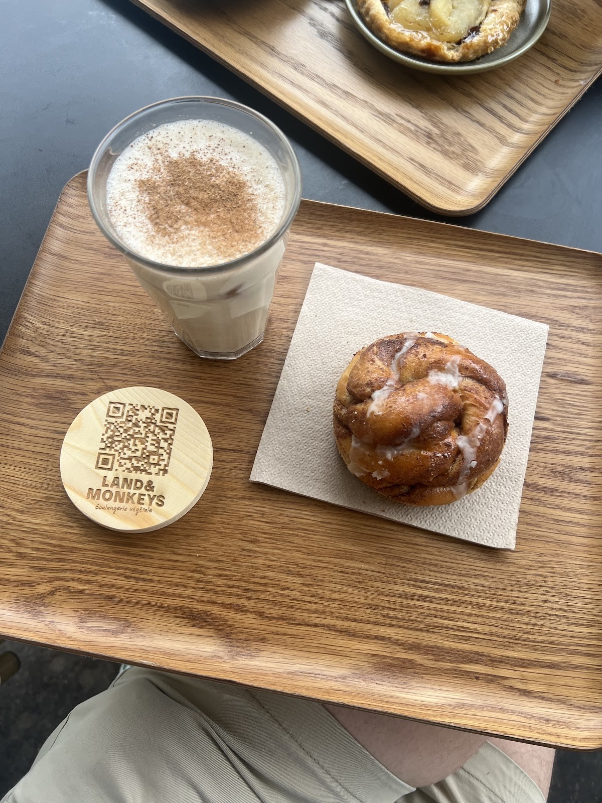 Land&Monkeys Grands Boulevards: food & drinks