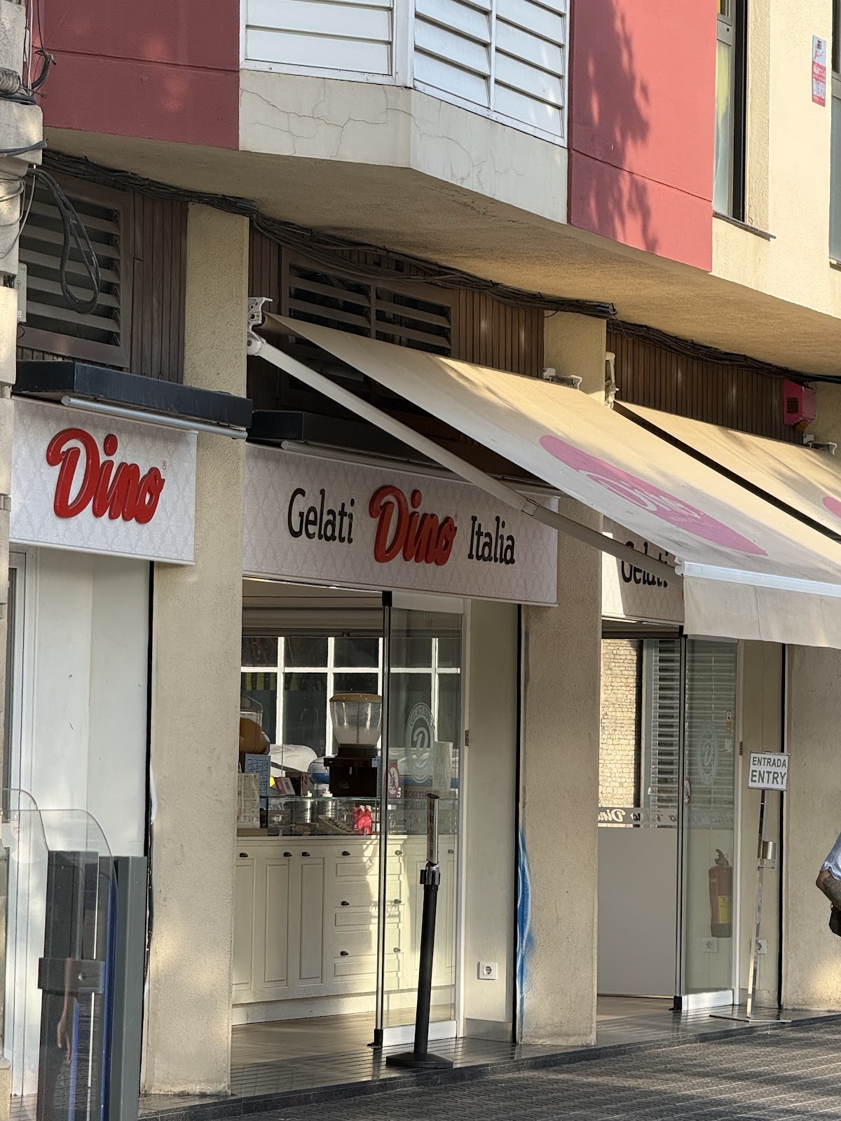 Gelati Dino: the place