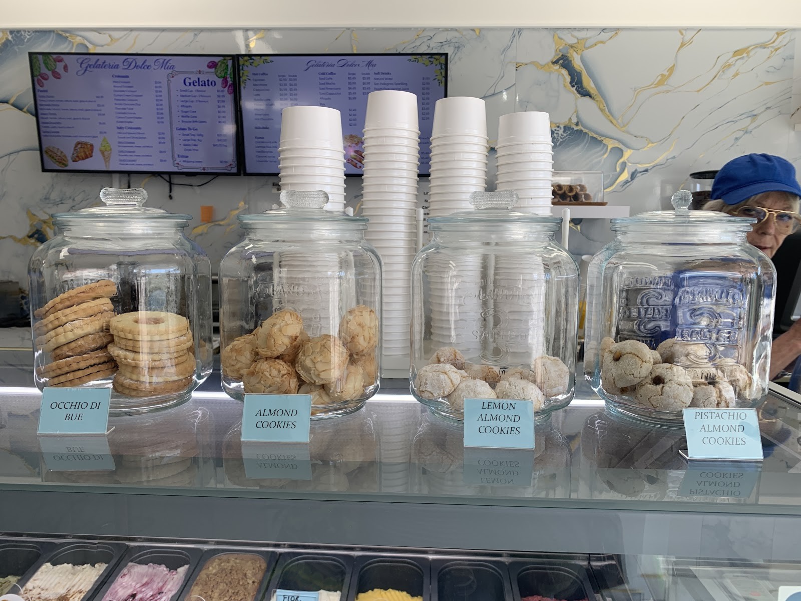 Gelateria Dolce Mia Bloor: the place