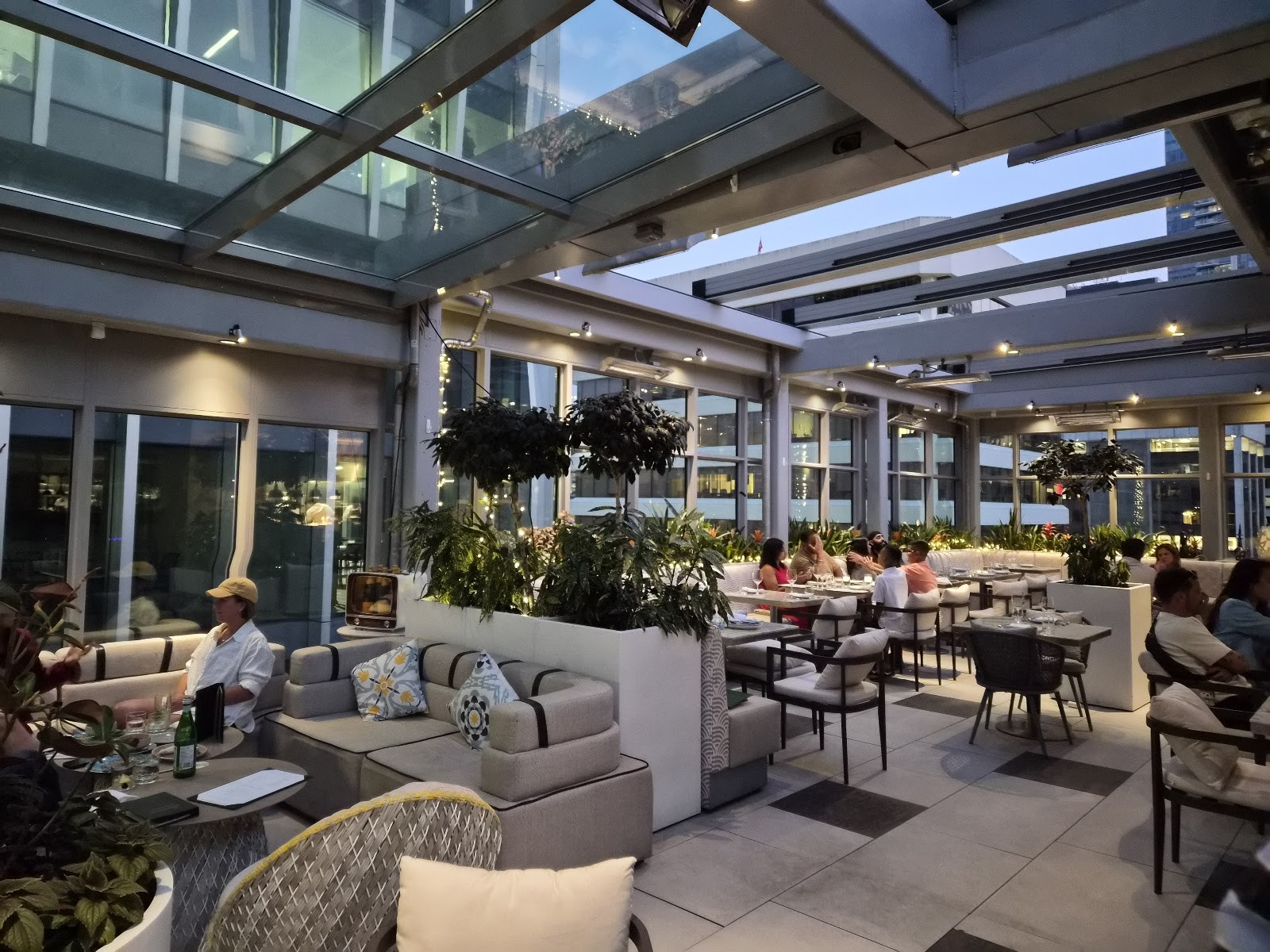 Lavantine Restaurant & Skybar: the place