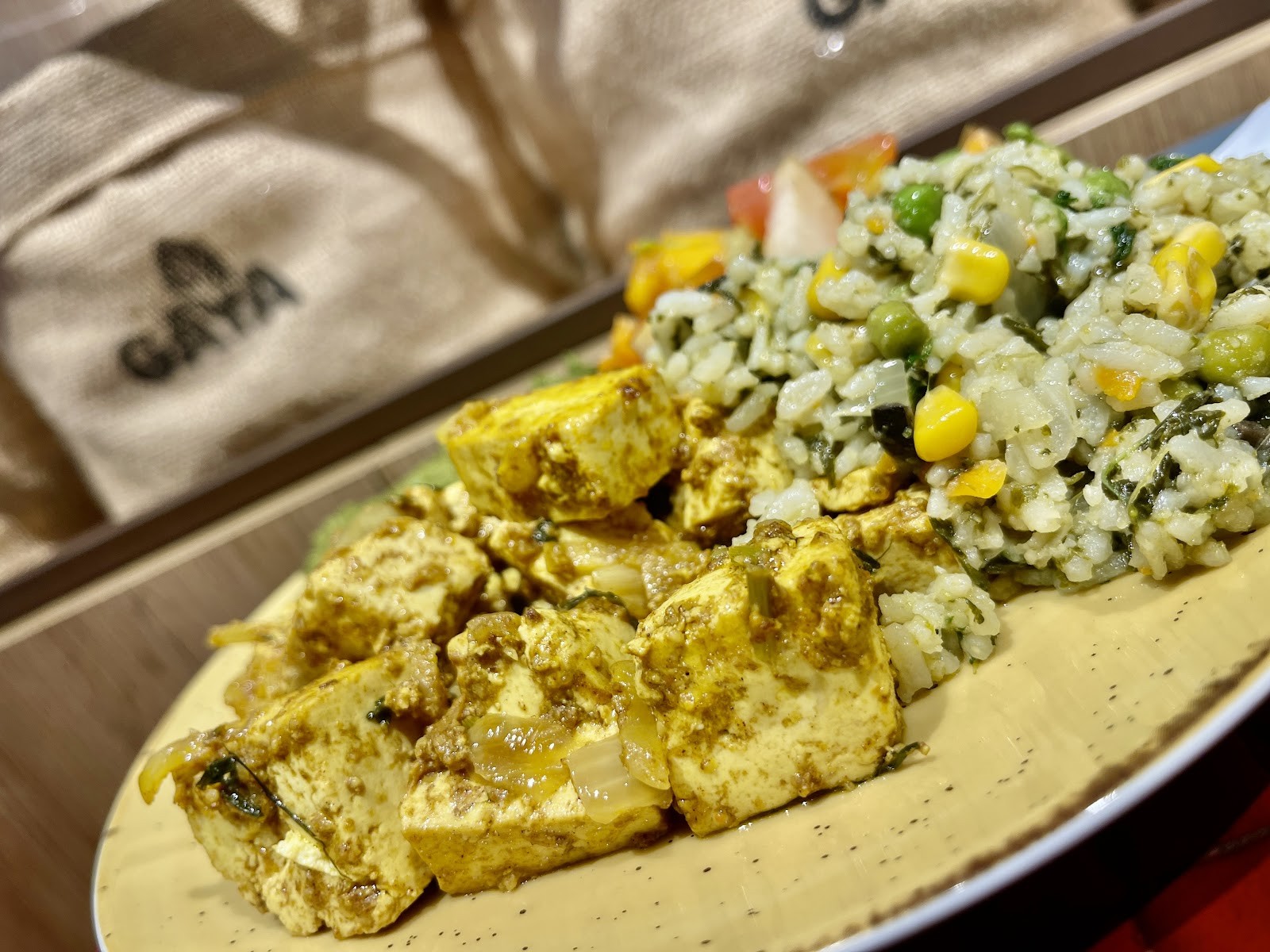 Gaya Veggie Market & Coffee Shop: food & drinks