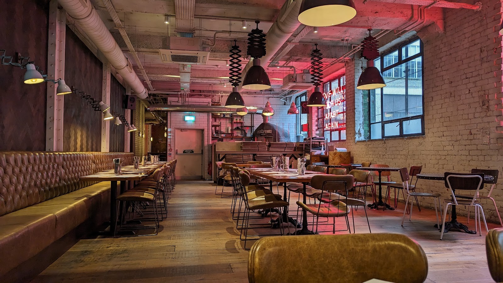 Pizza Punks Glasgow: the place