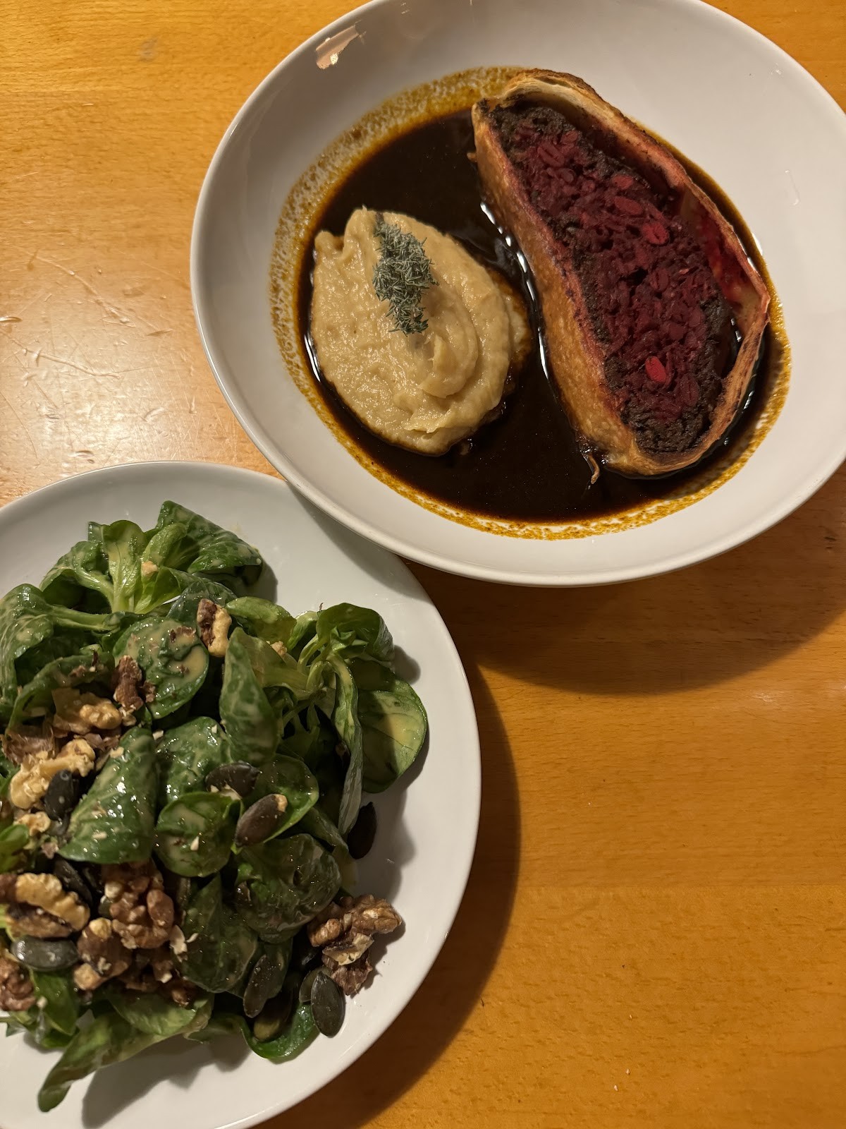 Tonka Restaurant: food & drinks