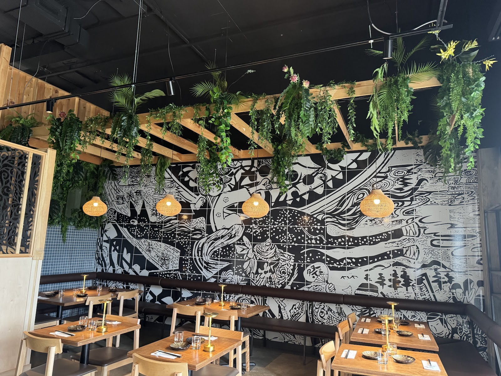 Tsukuyomi Ramen - Bois Franc: the place