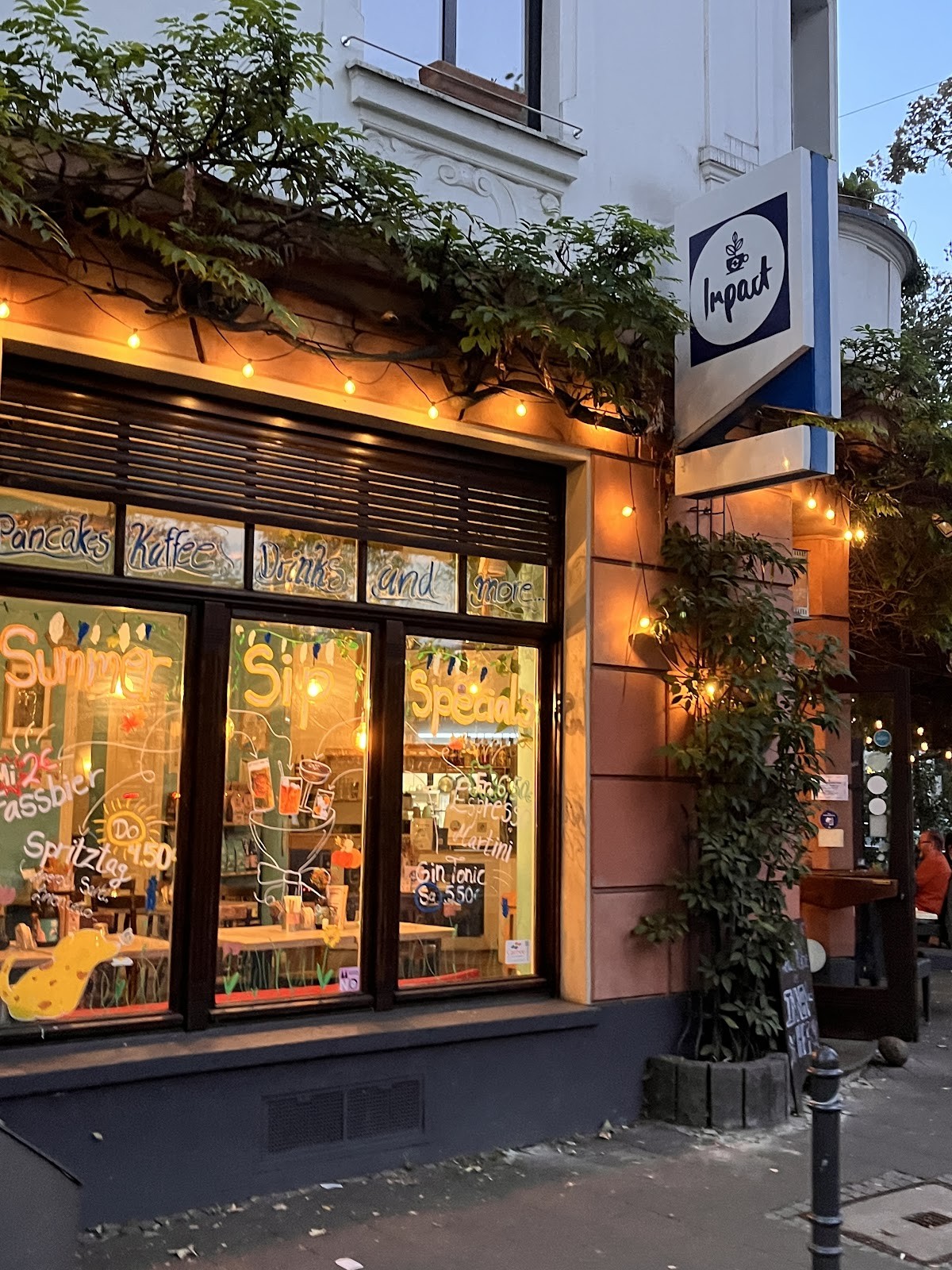 Impact - Café und Bar: the place