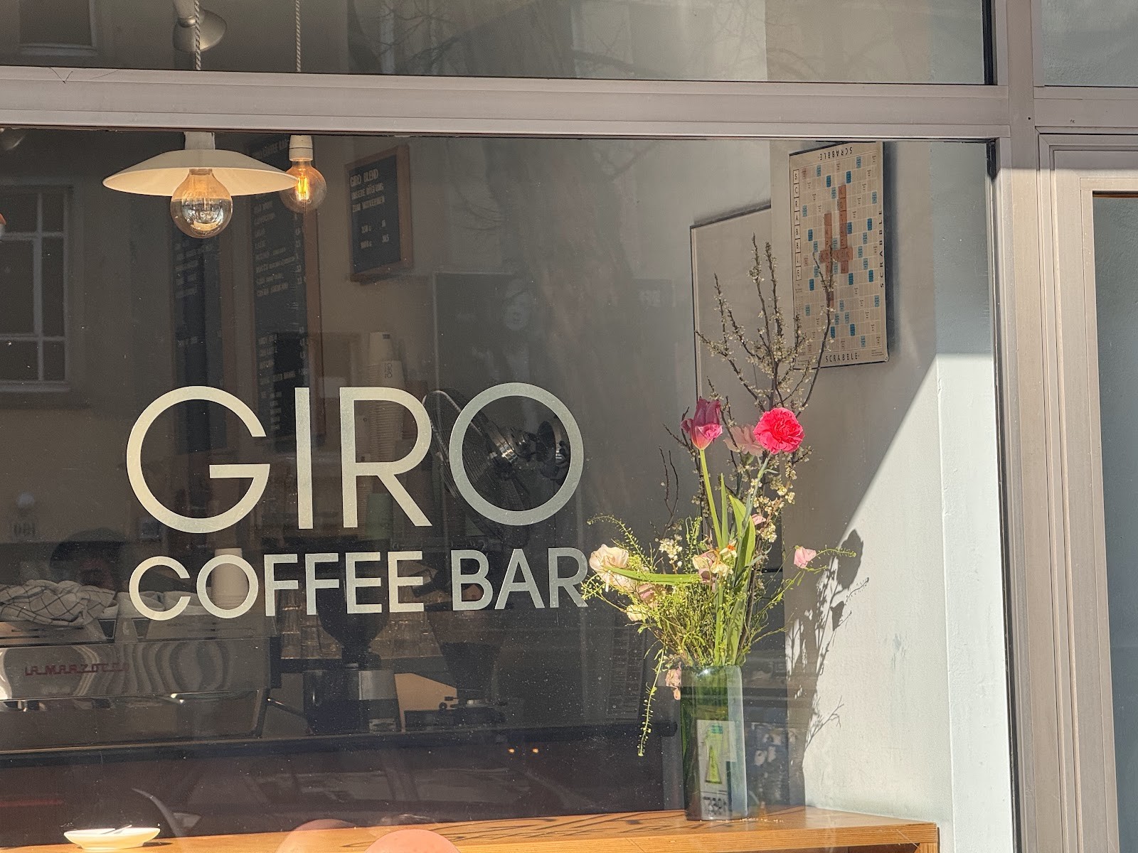 Giro Coffee Bar: the place
