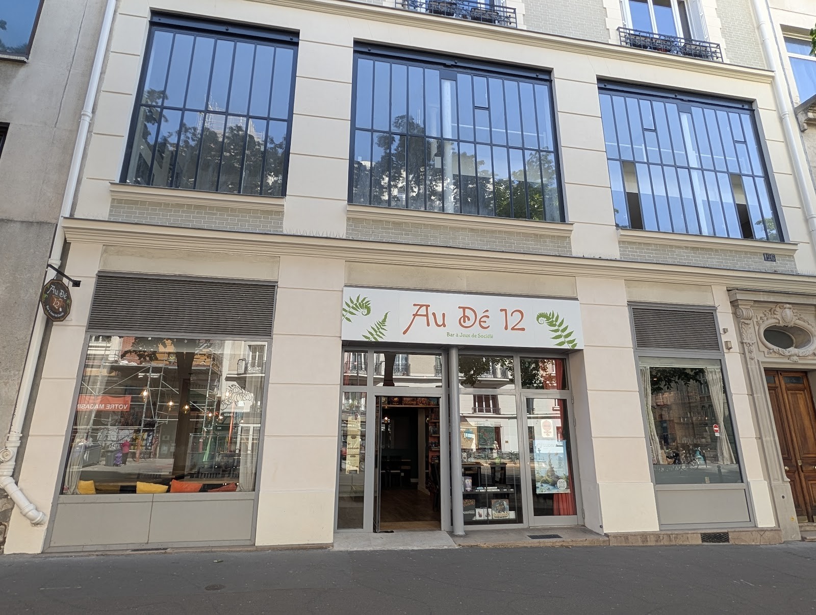 Au Dé 12 - Bar à jeux de société: the place