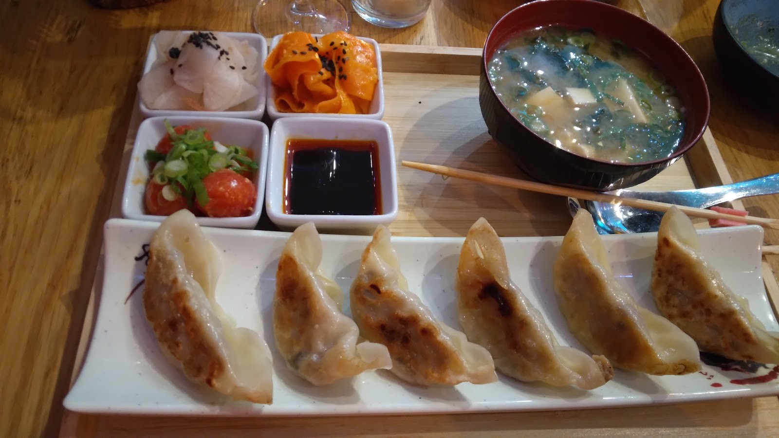 Yatta Vegan Ramen Żoliborz: food & drinks