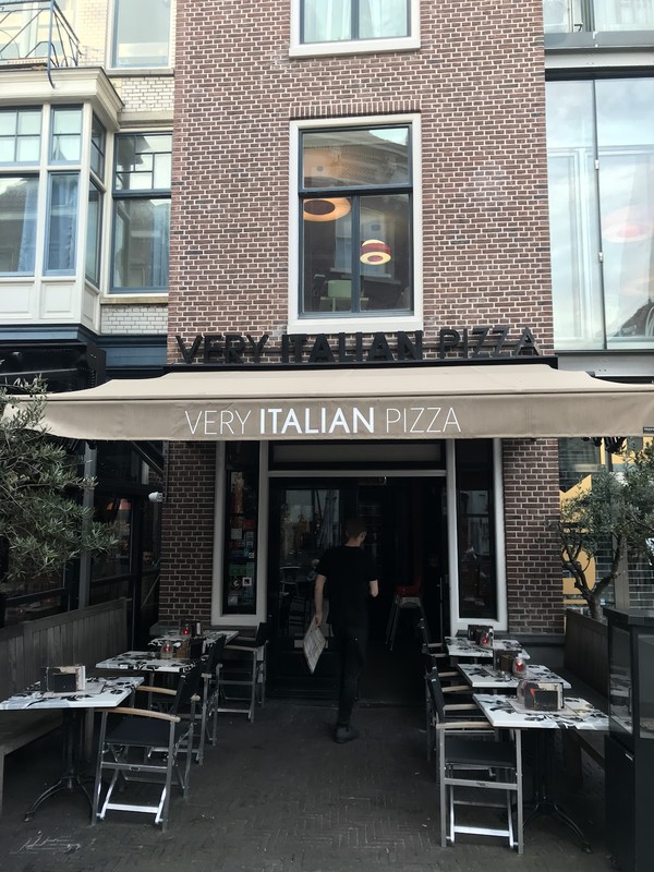 Very Italian Pizza: photo