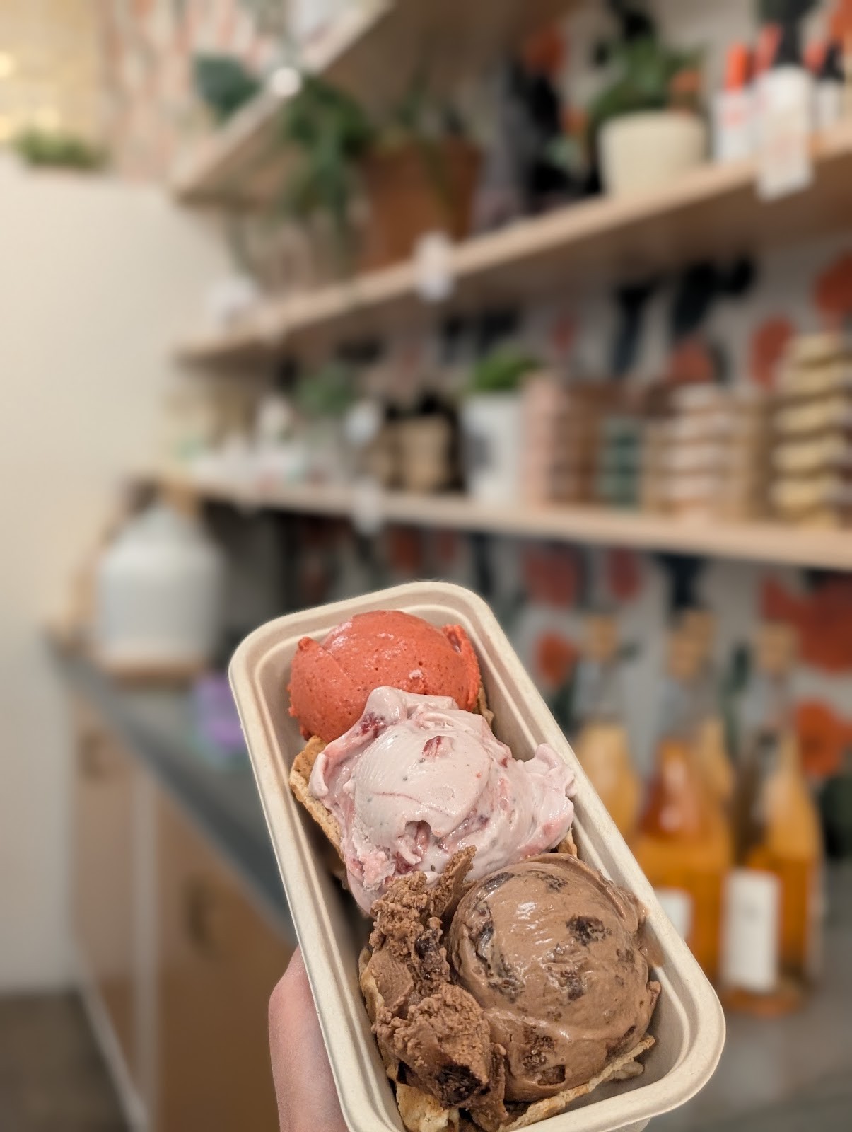 Frankie & Jo's Ballard: food & drinks