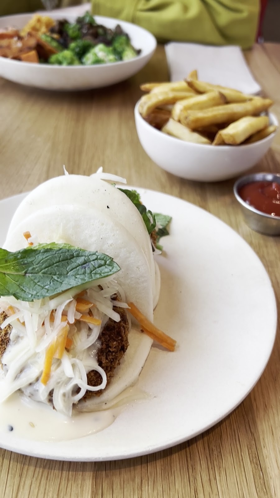 Next Level Veggie Grill: food & drinks