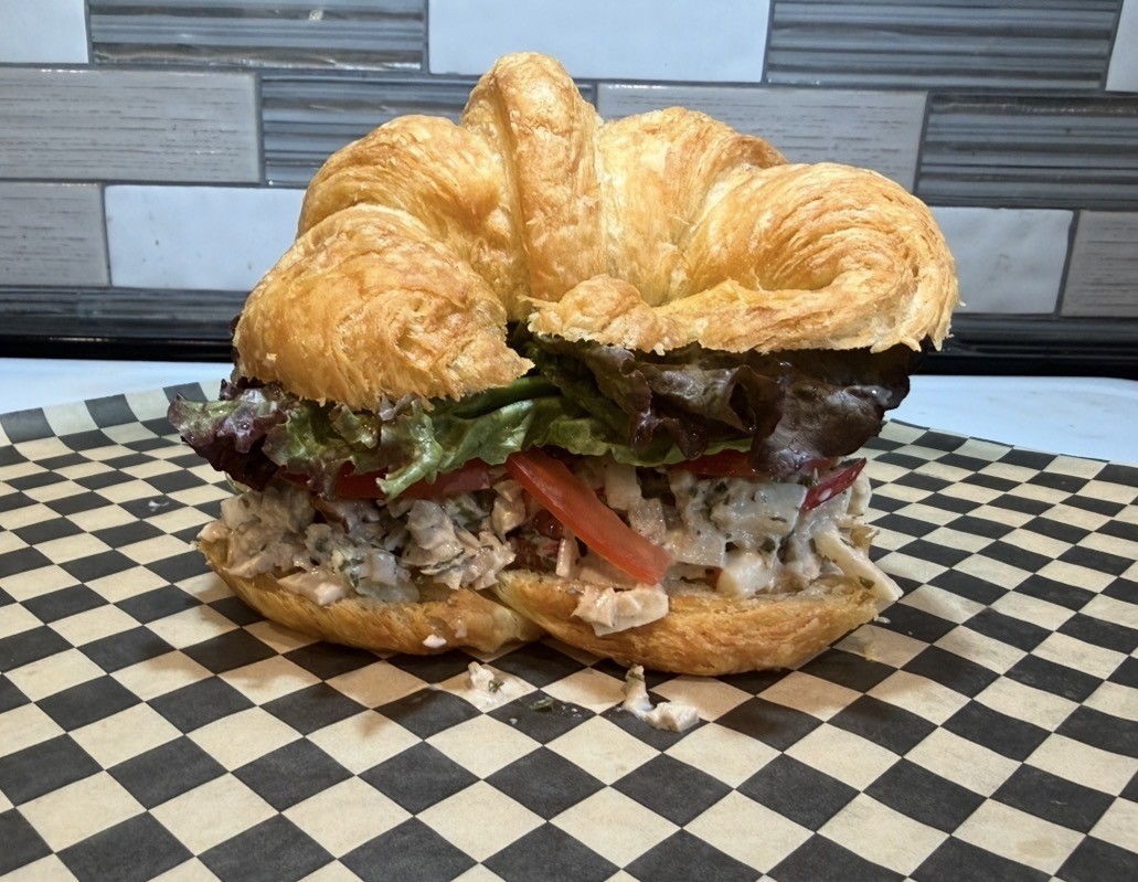 The Dusted Cup: food & drinks