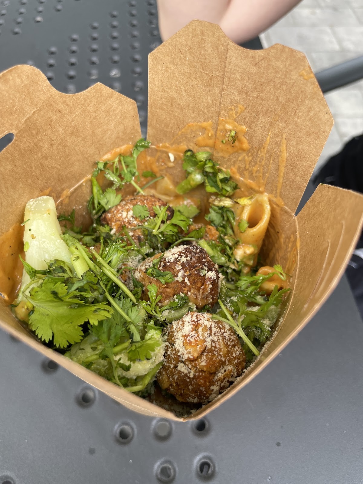 Turlaj Klopsa: food & drinks