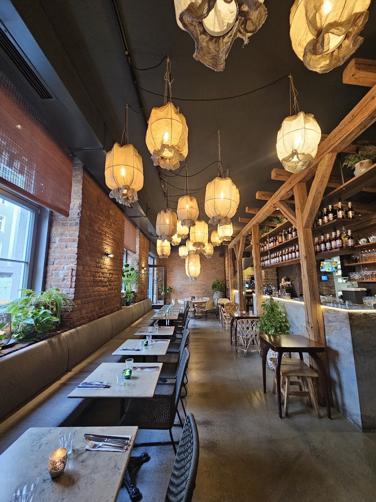 Saigon Deli: the place